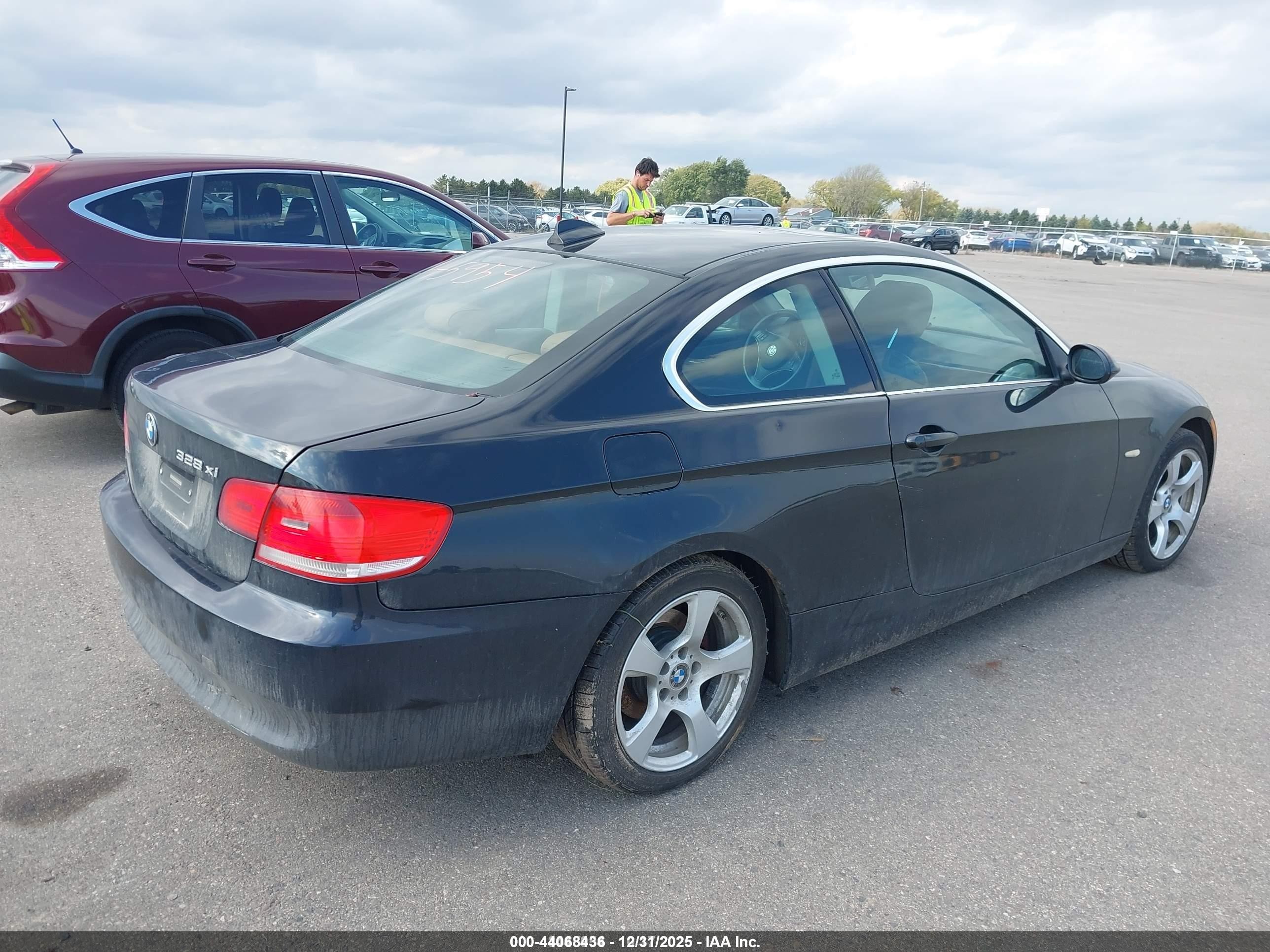 2008 Bmw 328xi   Black vin: WBAWV535X8P078107
