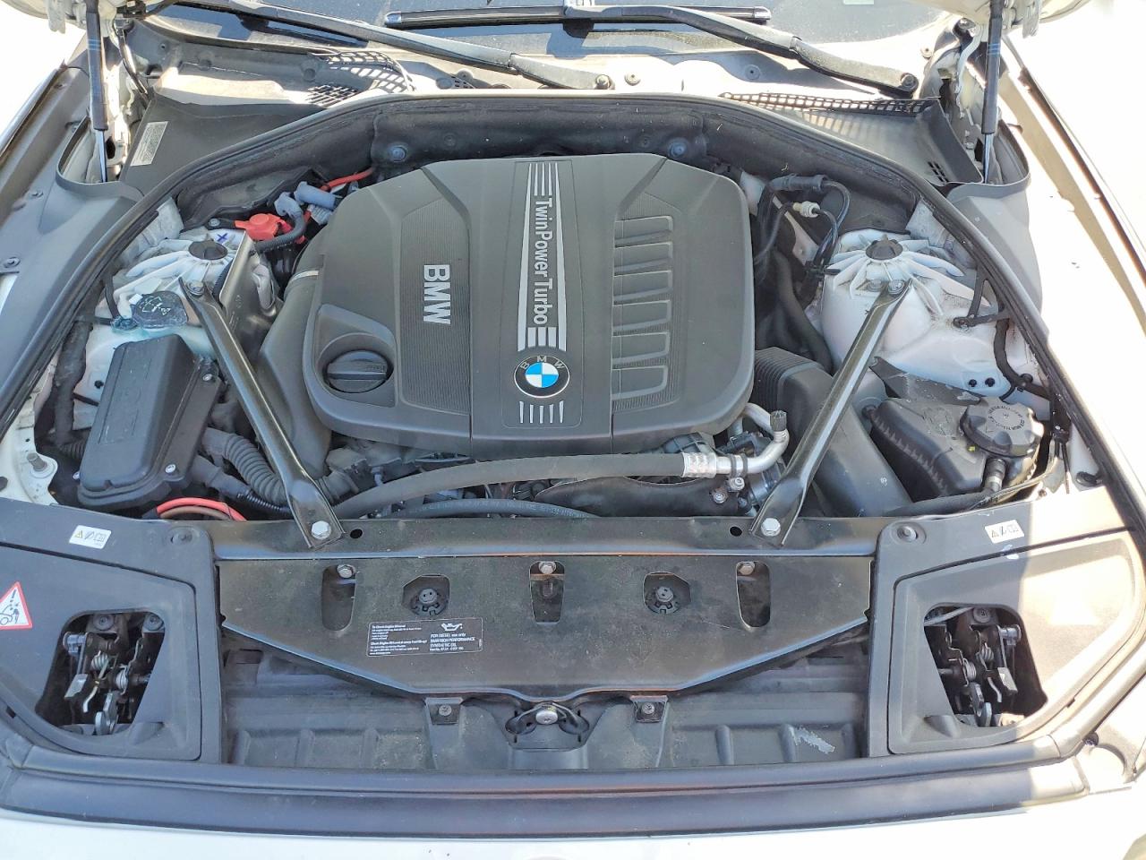 2014 Bmw 535 D White vin: WBAXA5C50ED689079