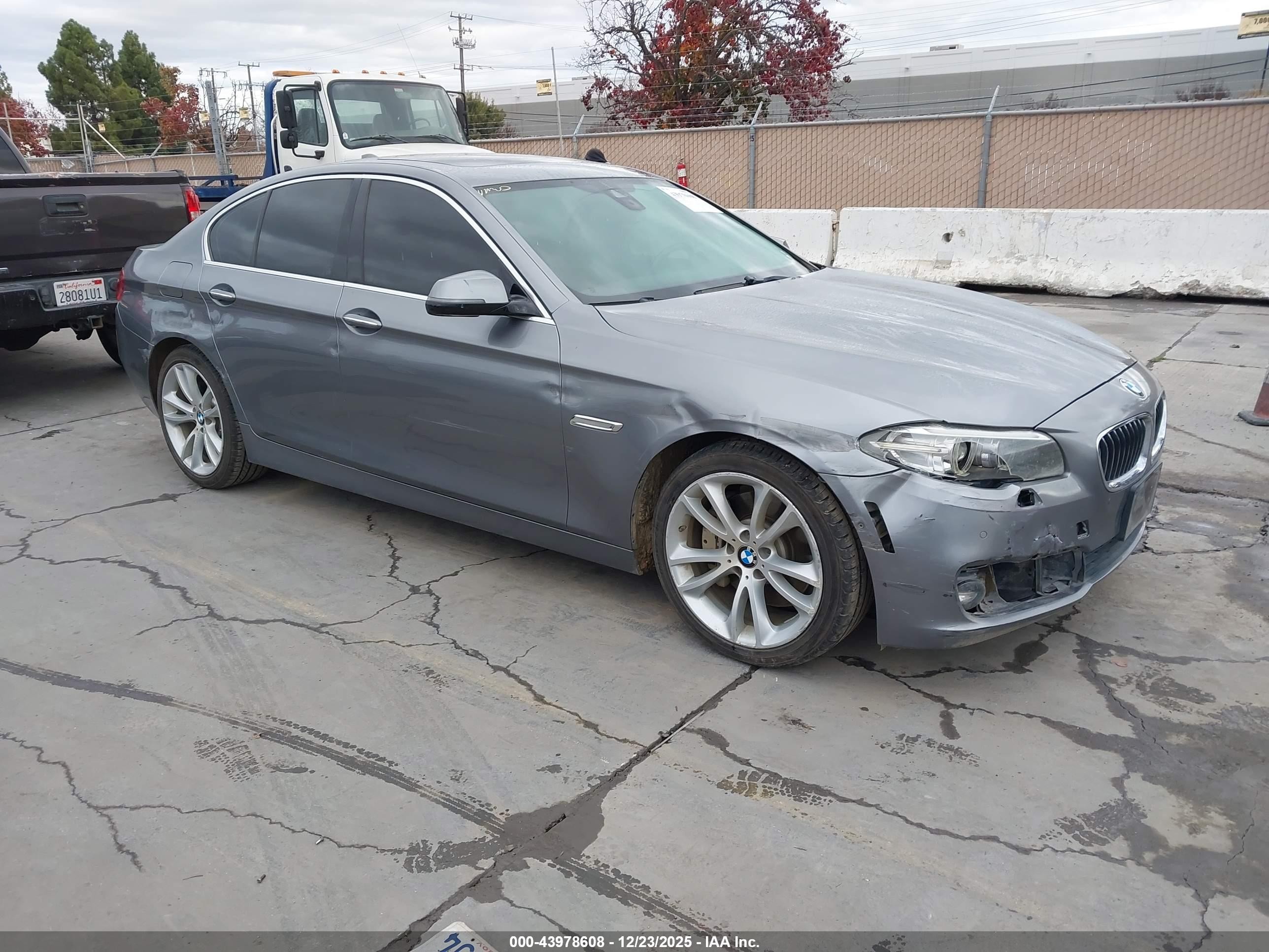 2015 Bmw 535d   Серый vin: WBAXA5C55FD691833