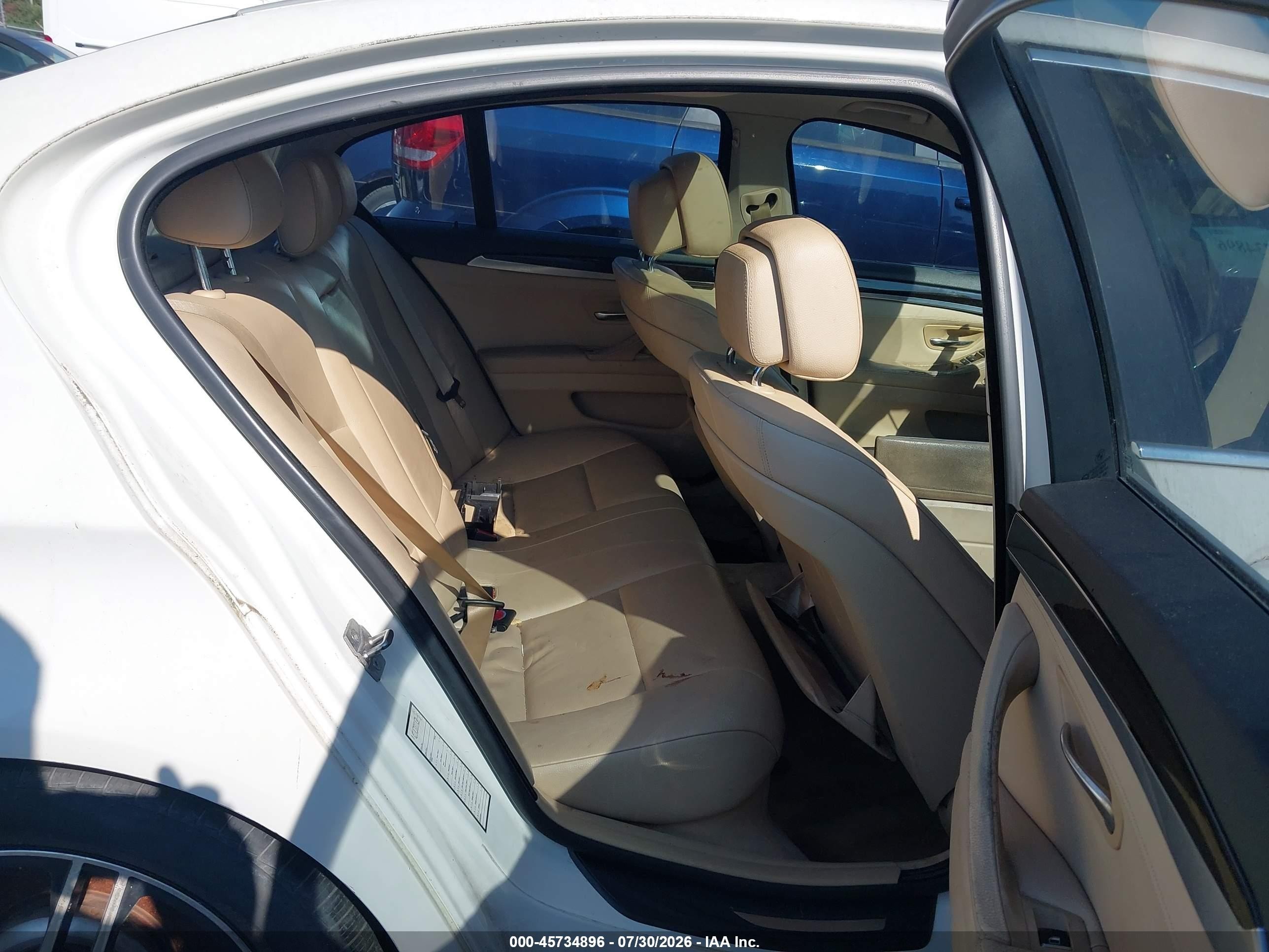 2012 Bmw 528i   White vin: WBAXG5C50CDX02523