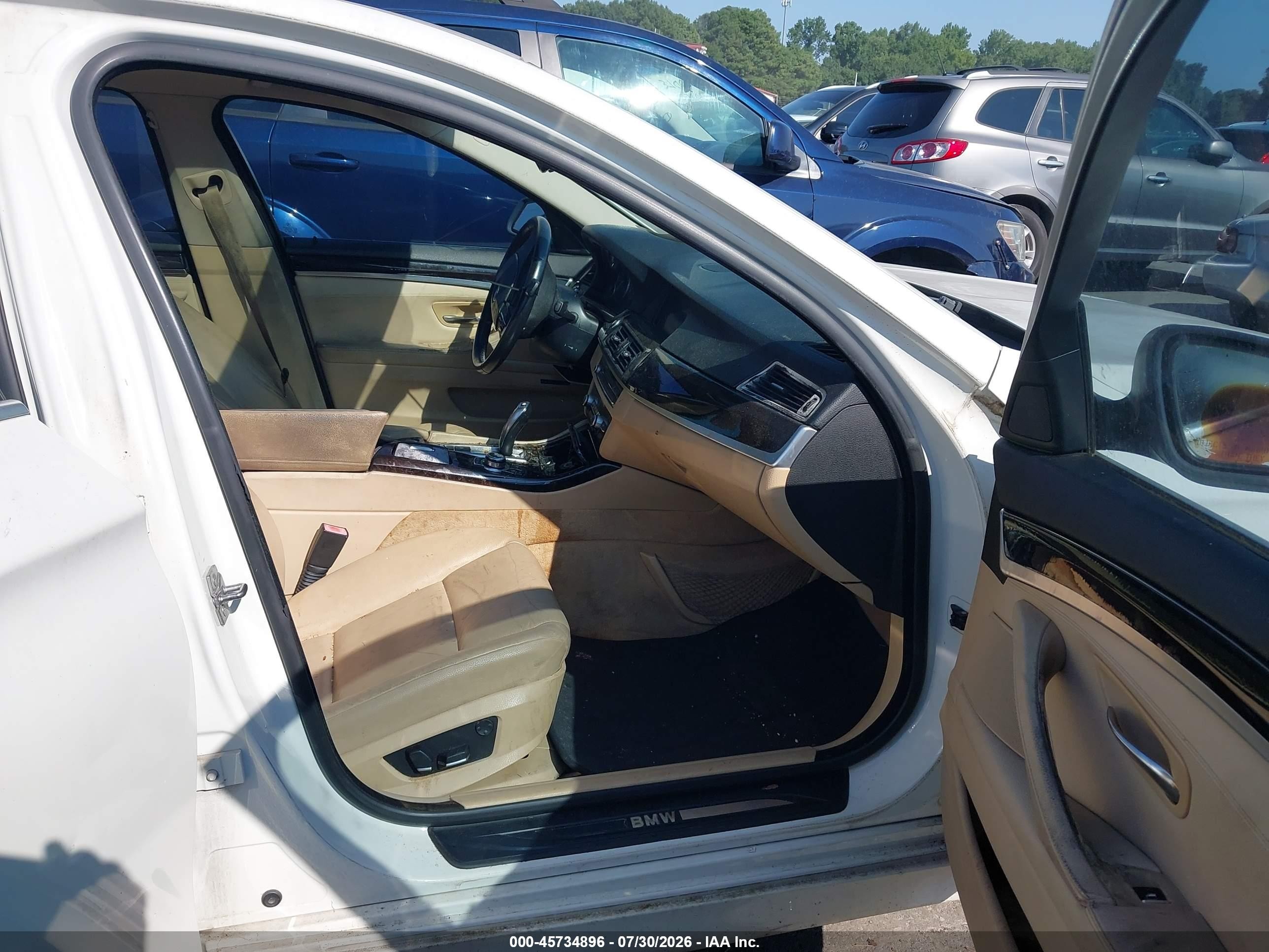 2012 Bmw 528i   White vin: WBAXG5C50CDX02523