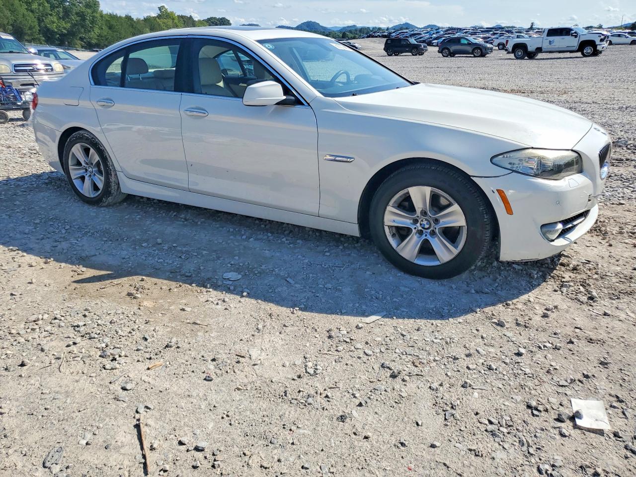 2013 Bmw 528 I White vin: WBAXG5C50DD231636