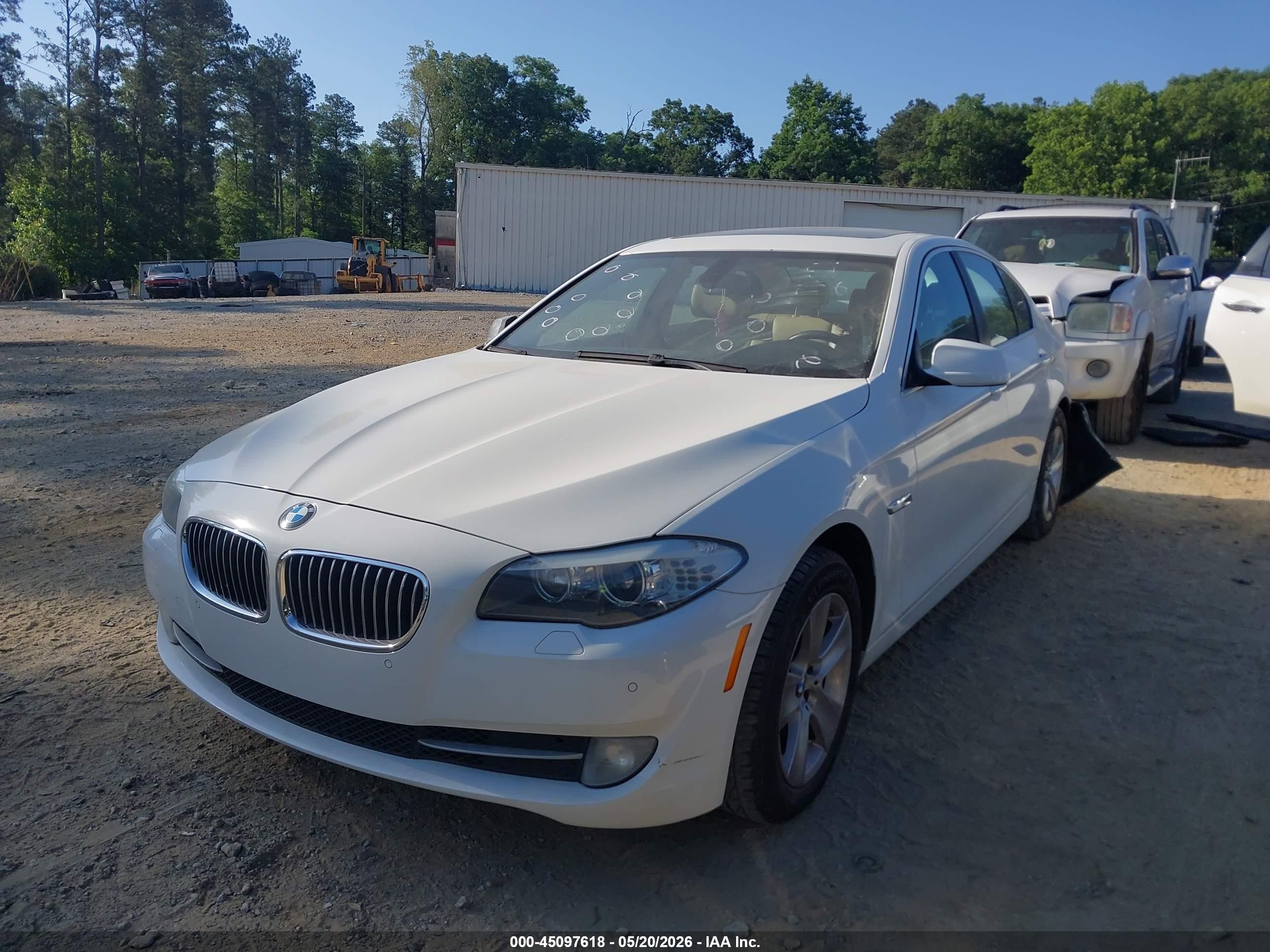 2012 Bmw 528i   White vin: WBAXG5C51CDX05382