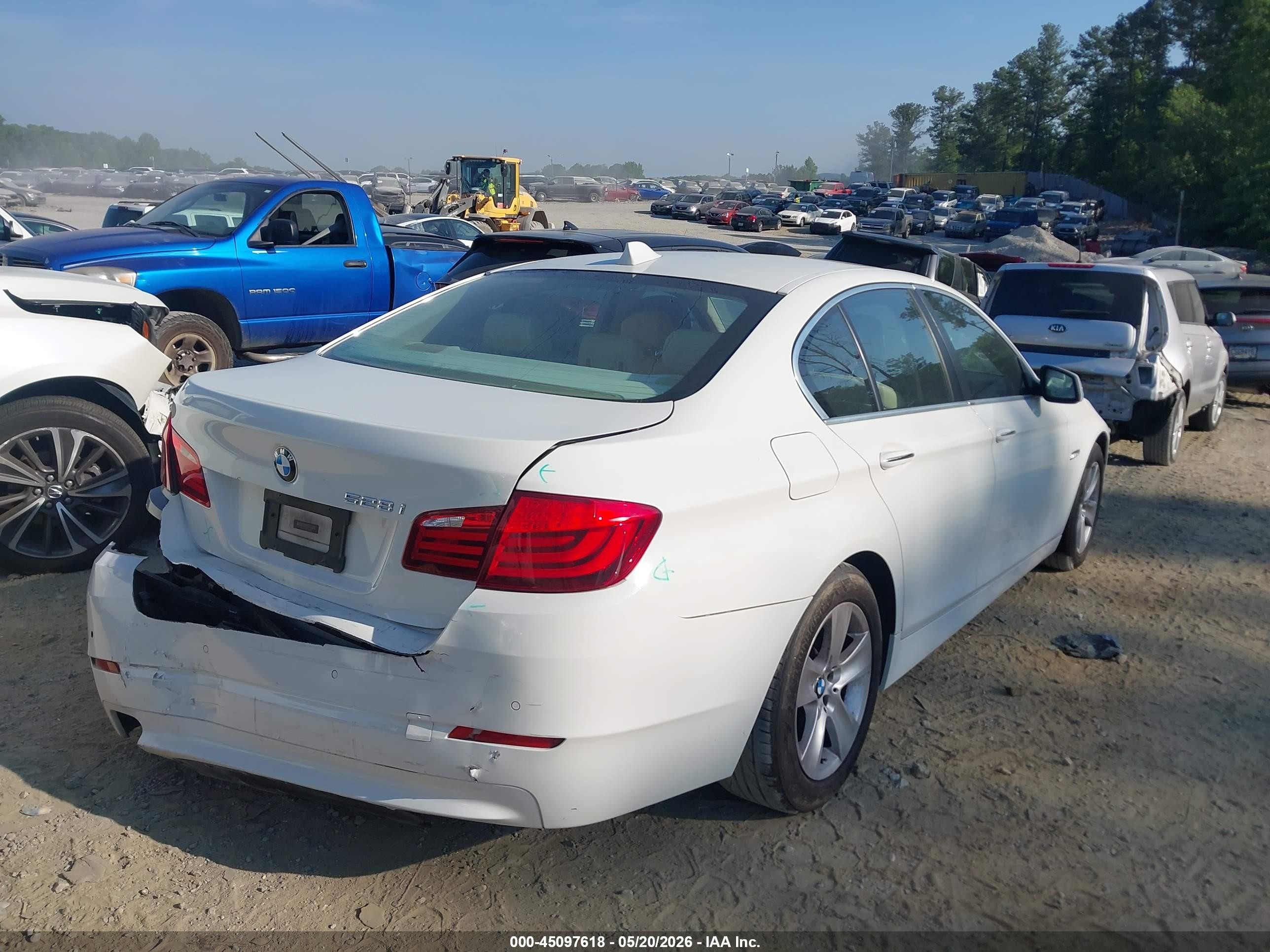 2012 Bmw 528i   White vin: WBAXG5C51CDX05382