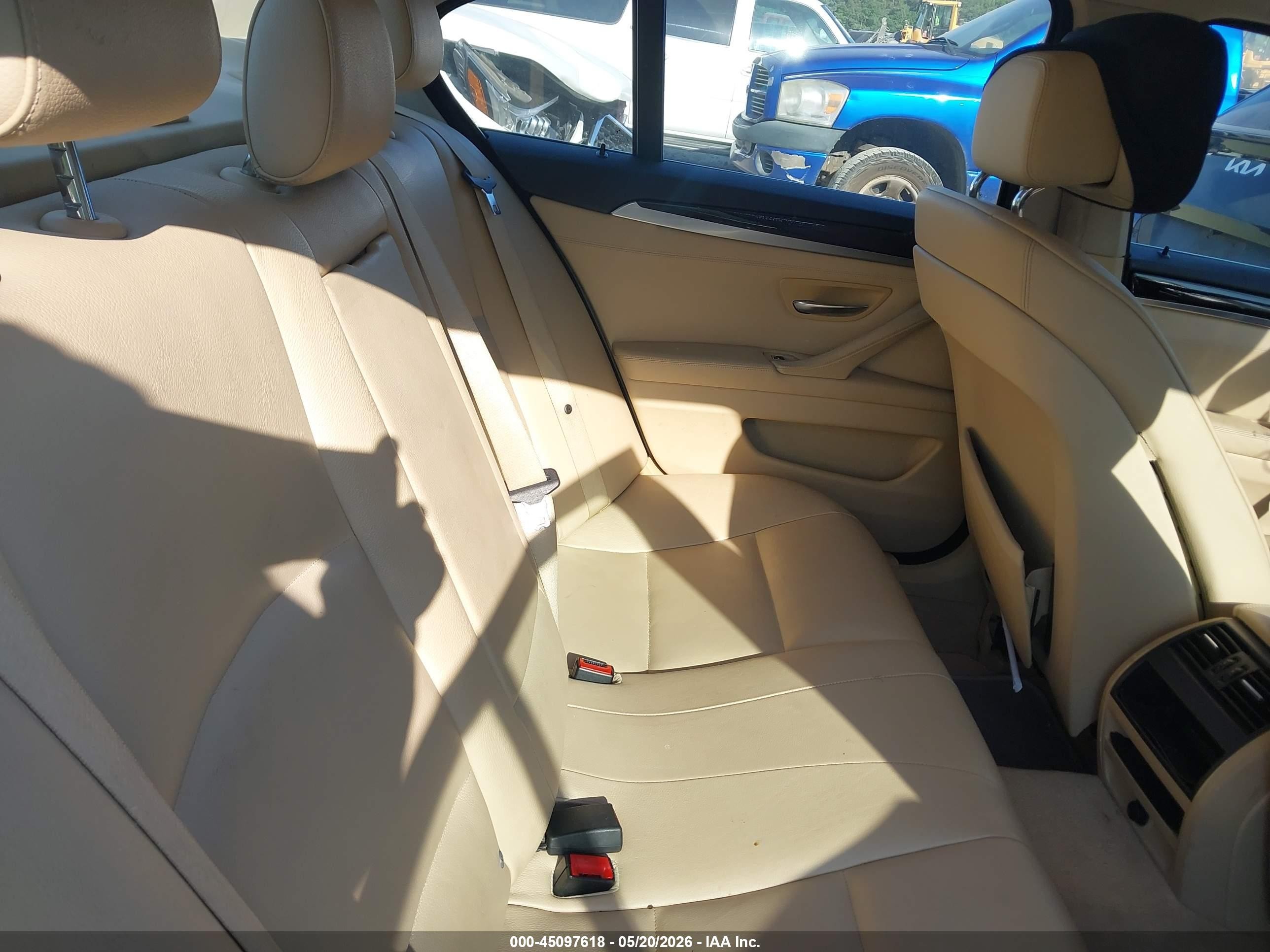 2012 Bmw 528i   White vin: WBAXG5C51CDX05382
