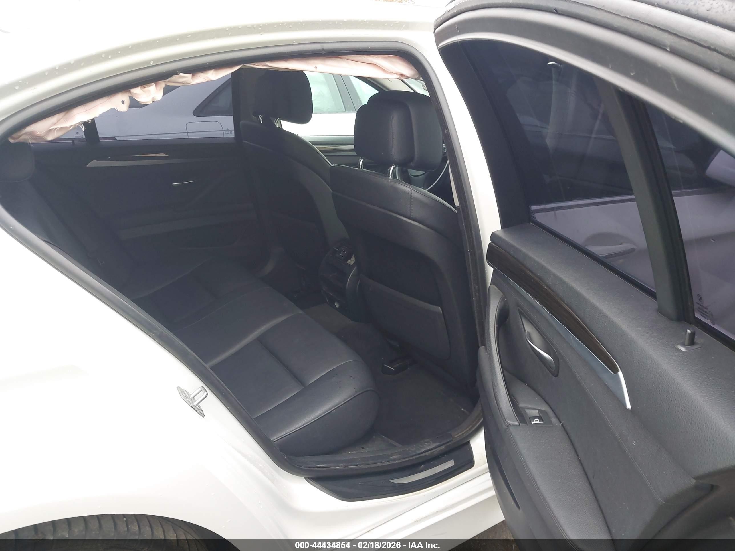 2013 Bmw 528i   White vin: WBAXG5C51DD234092