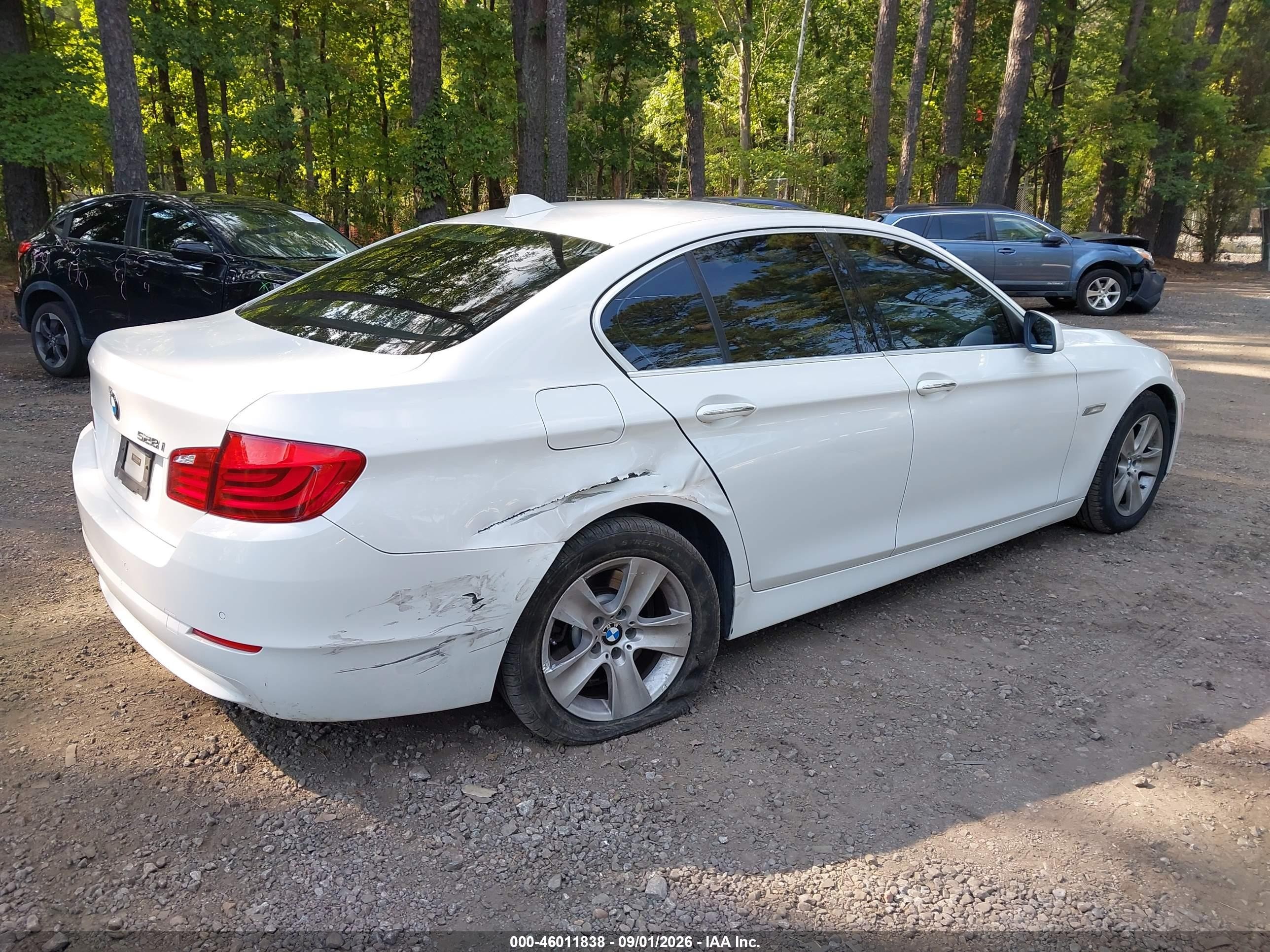 2012 Bmw 528i   White vin: WBAXG5C52CDX01633