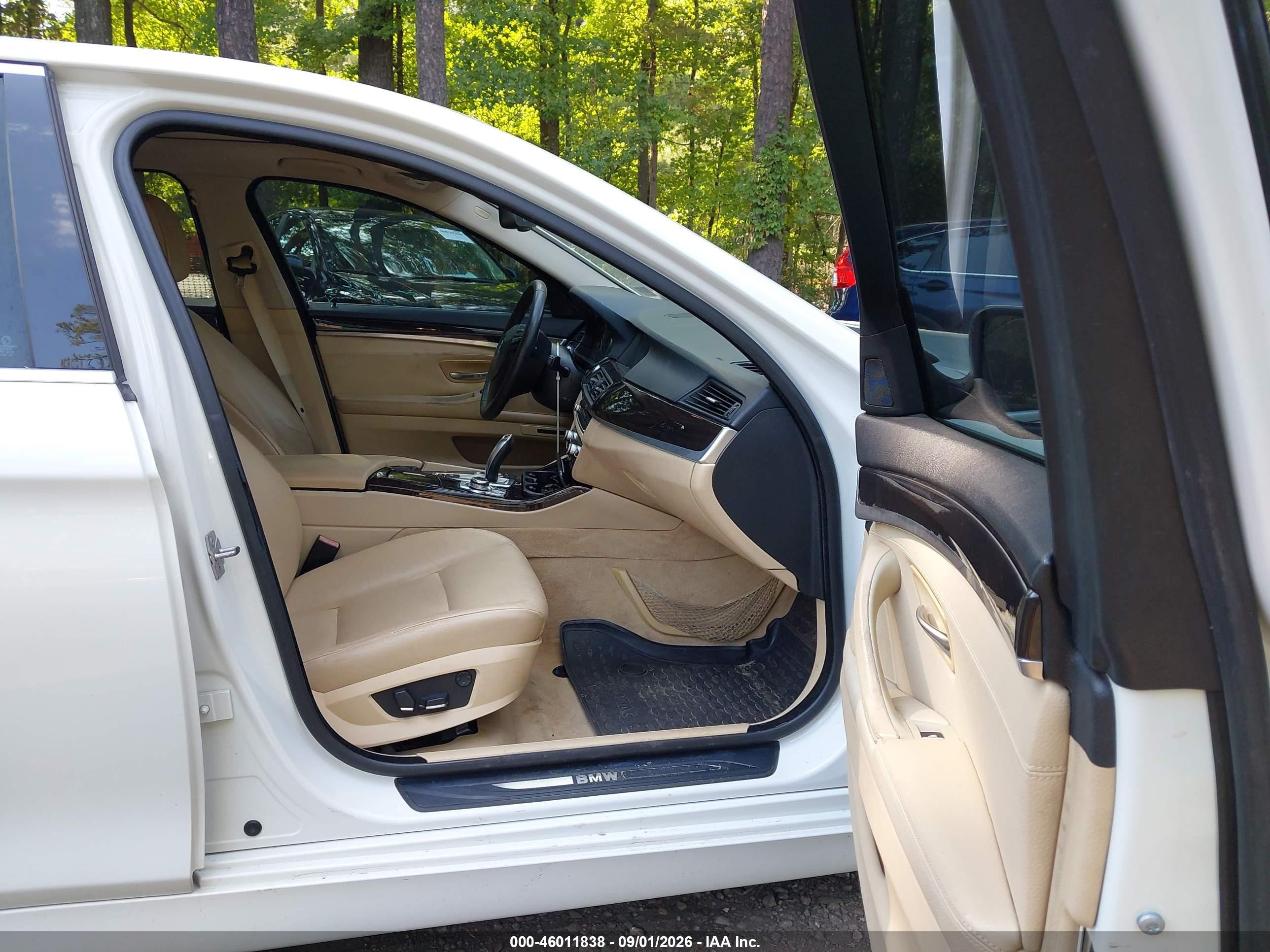 2012 Bmw 528i   White vin: WBAXG5C52CDX01633