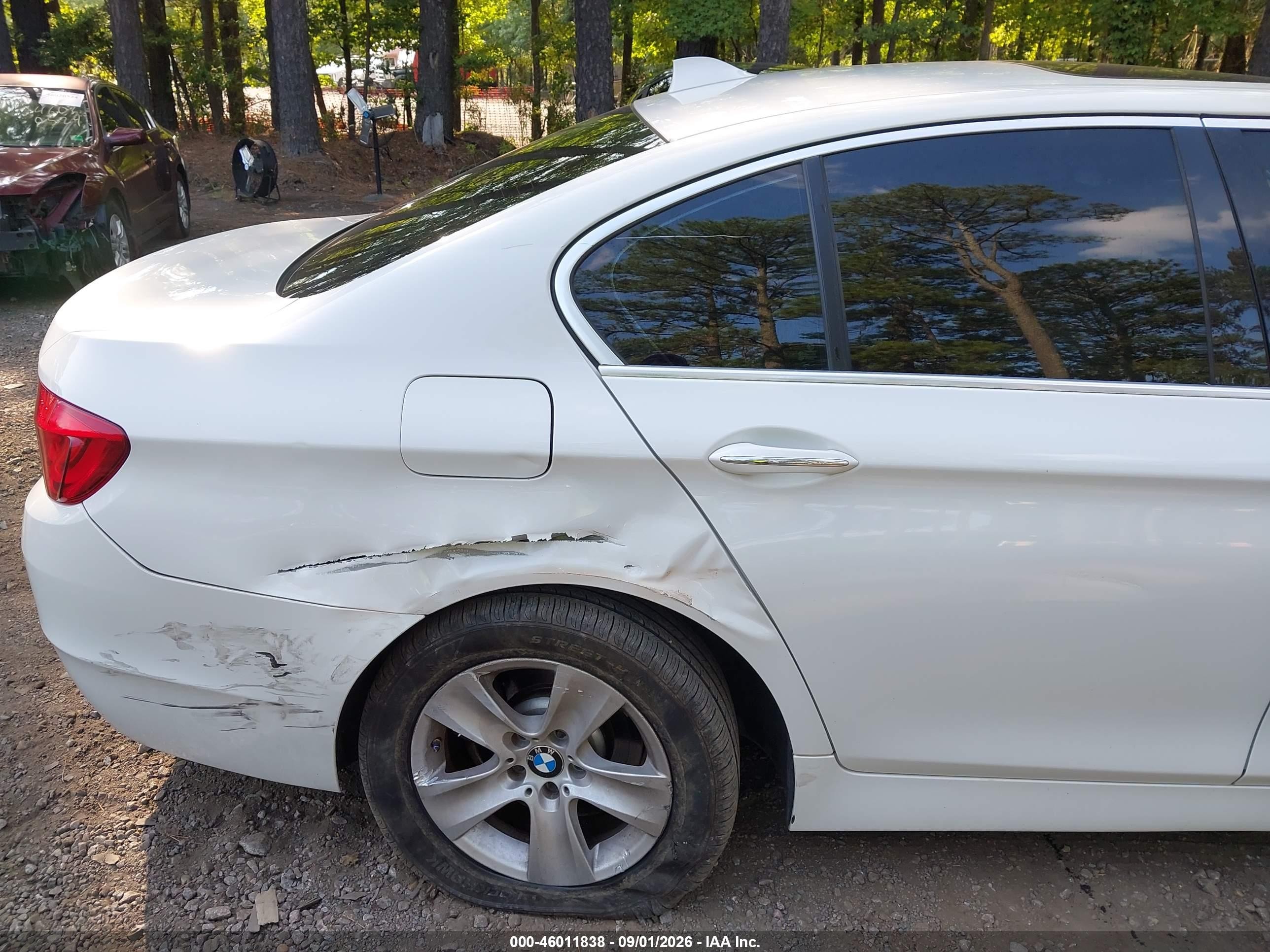 2012 Bmw 528i   White vin: WBAXG5C52CDX01633
