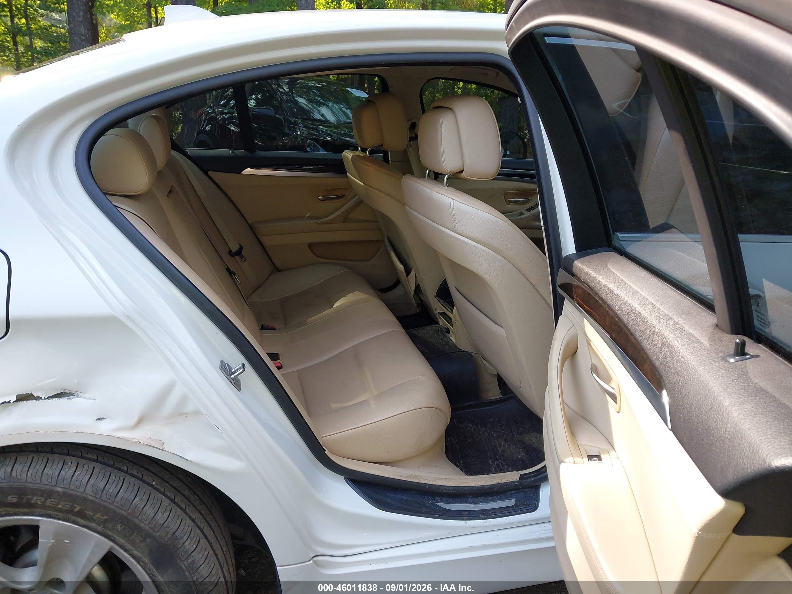 2012 Bmw 528i   White vin: WBAXG5C52CDX01633
