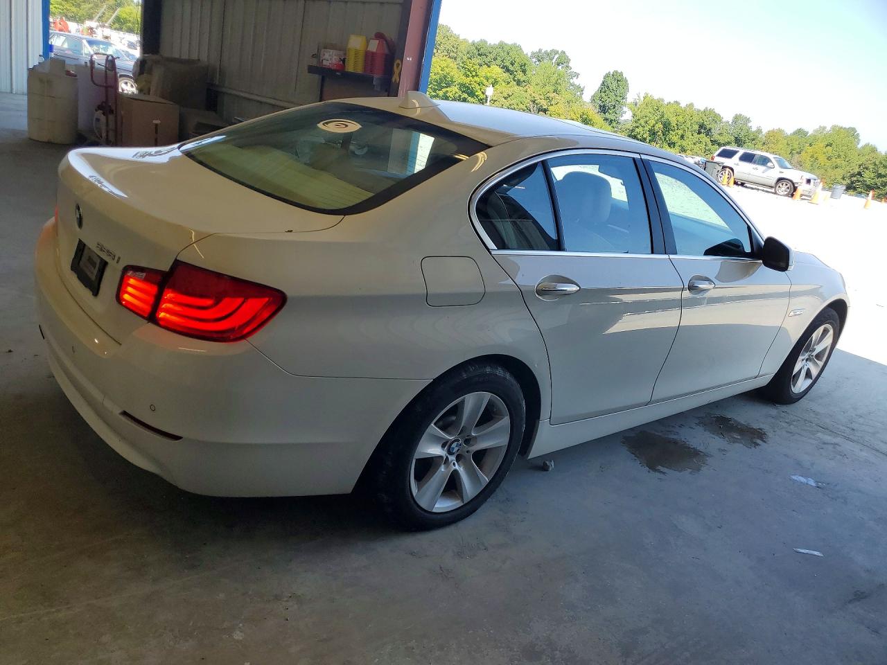 2012 Bmw 528 I White vin: WBAXG5C52CDX04886