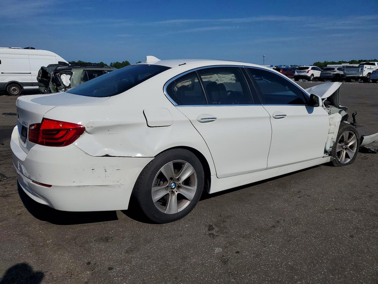 2013 Bmw 528 I White vin: WBAXG5C54DD230182