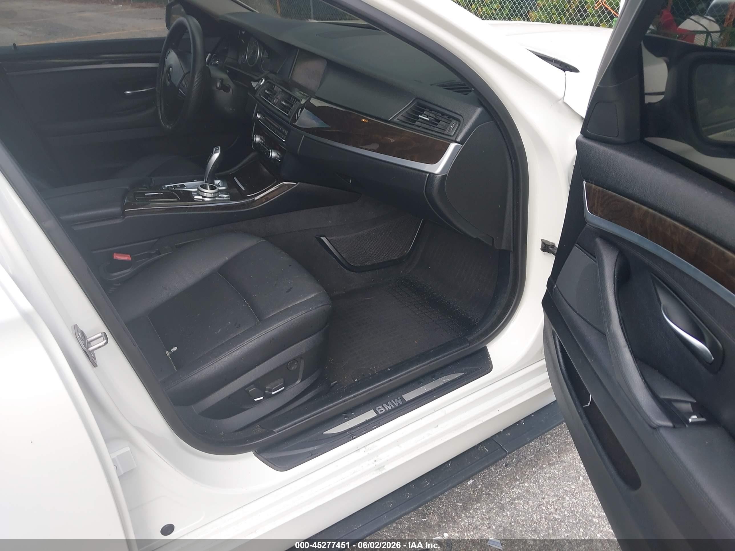 2013 Bmw 528i   White vin: WBAXG5C54DDY34461