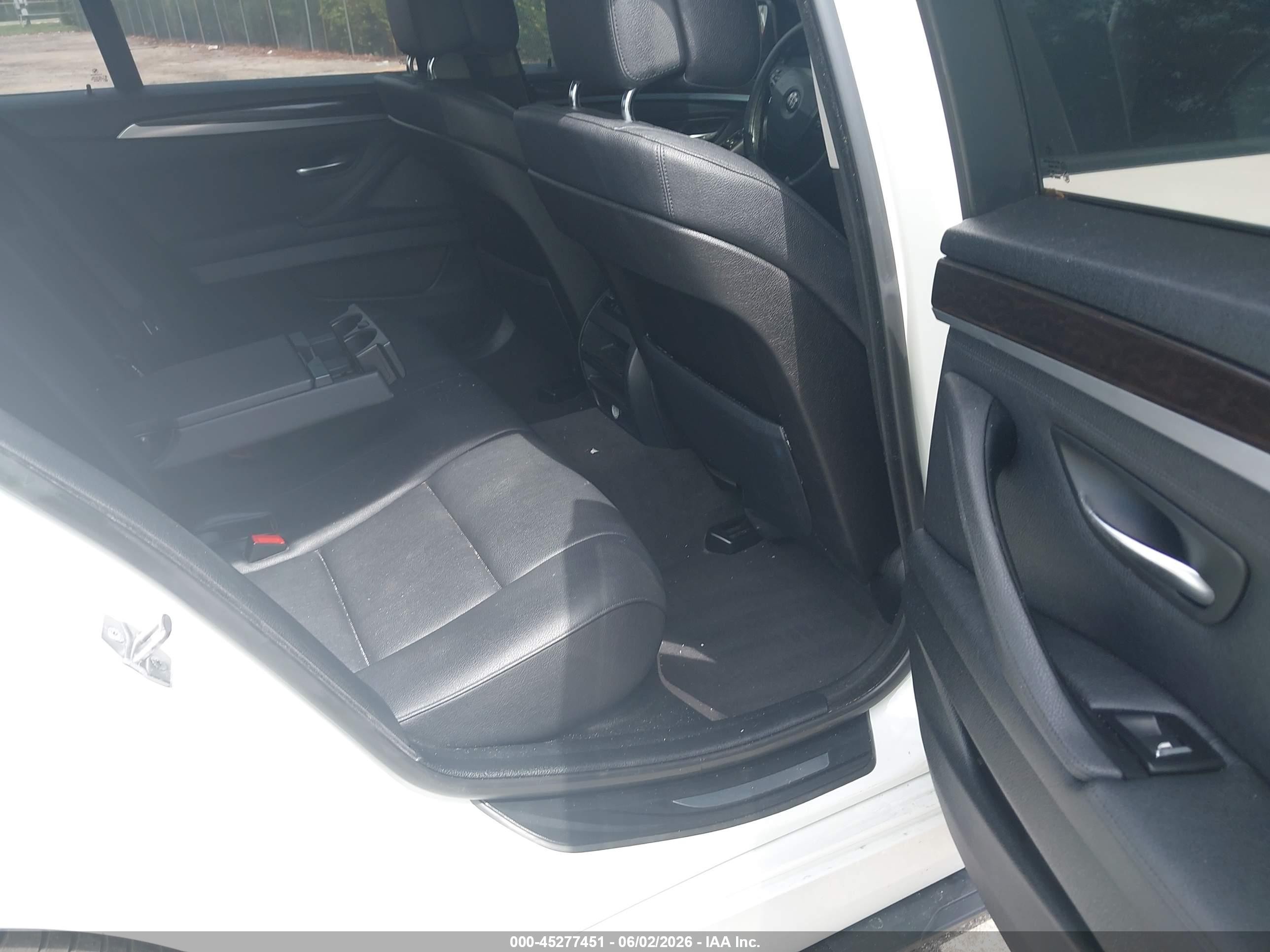 2013 Bmw 528i   White vin: WBAXG5C54DDY34461