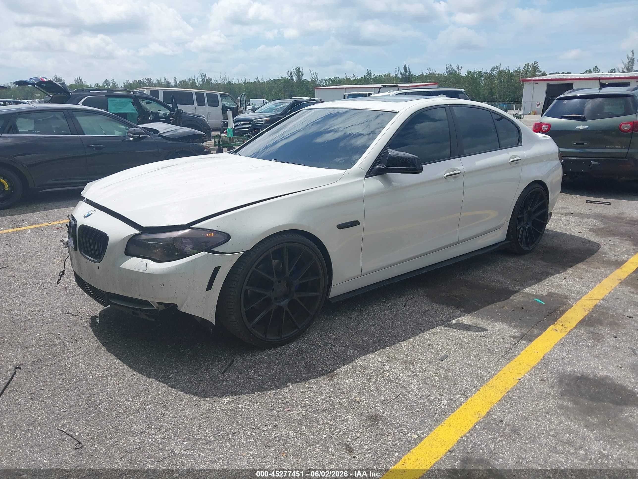 2013 Bmw 528i   White vin: WBAXG5C54DDY34461