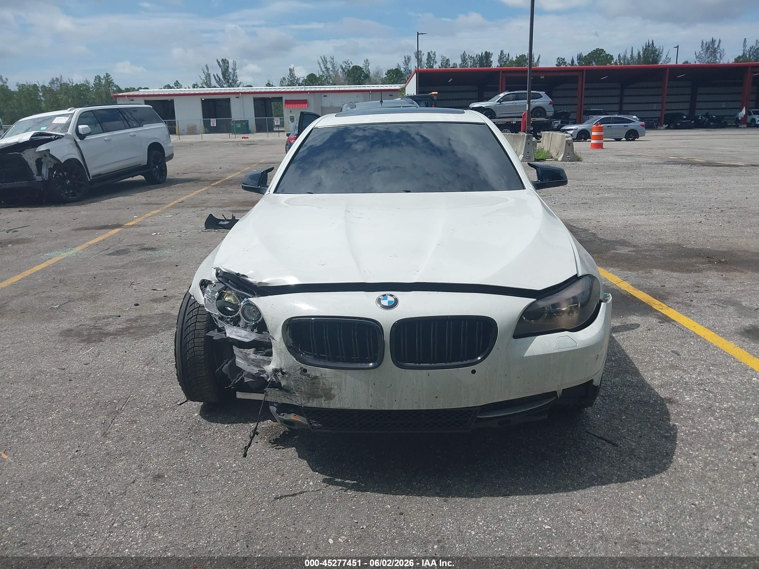 2013 Bmw 528i   White vin: WBAXG5C54DDY34461