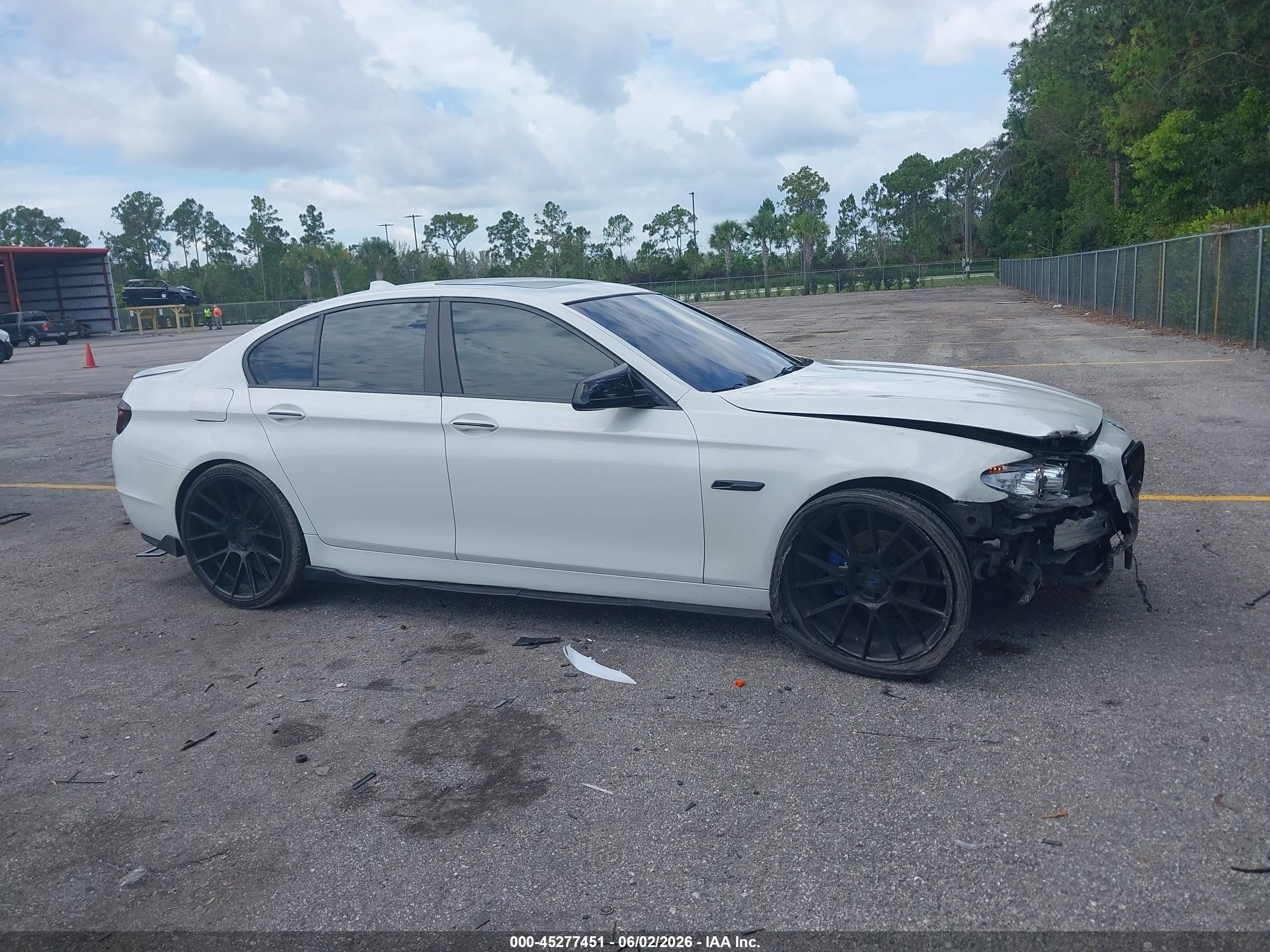 2013 Bmw 528i   White vin: WBAXG5C54DDY34461