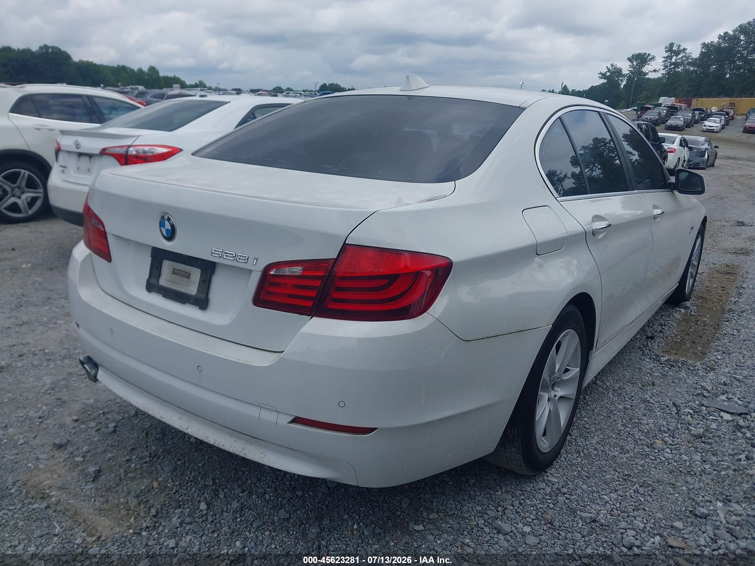 2013 Bmw 528i   White vin: WBAXG5C54DDY36629