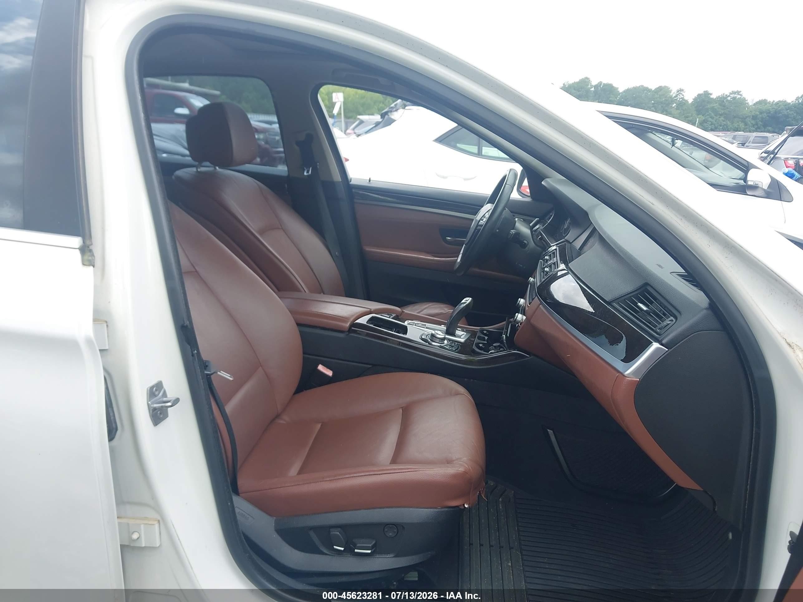 2013 Bmw 528i   White vin: WBAXG5C54DDY36629