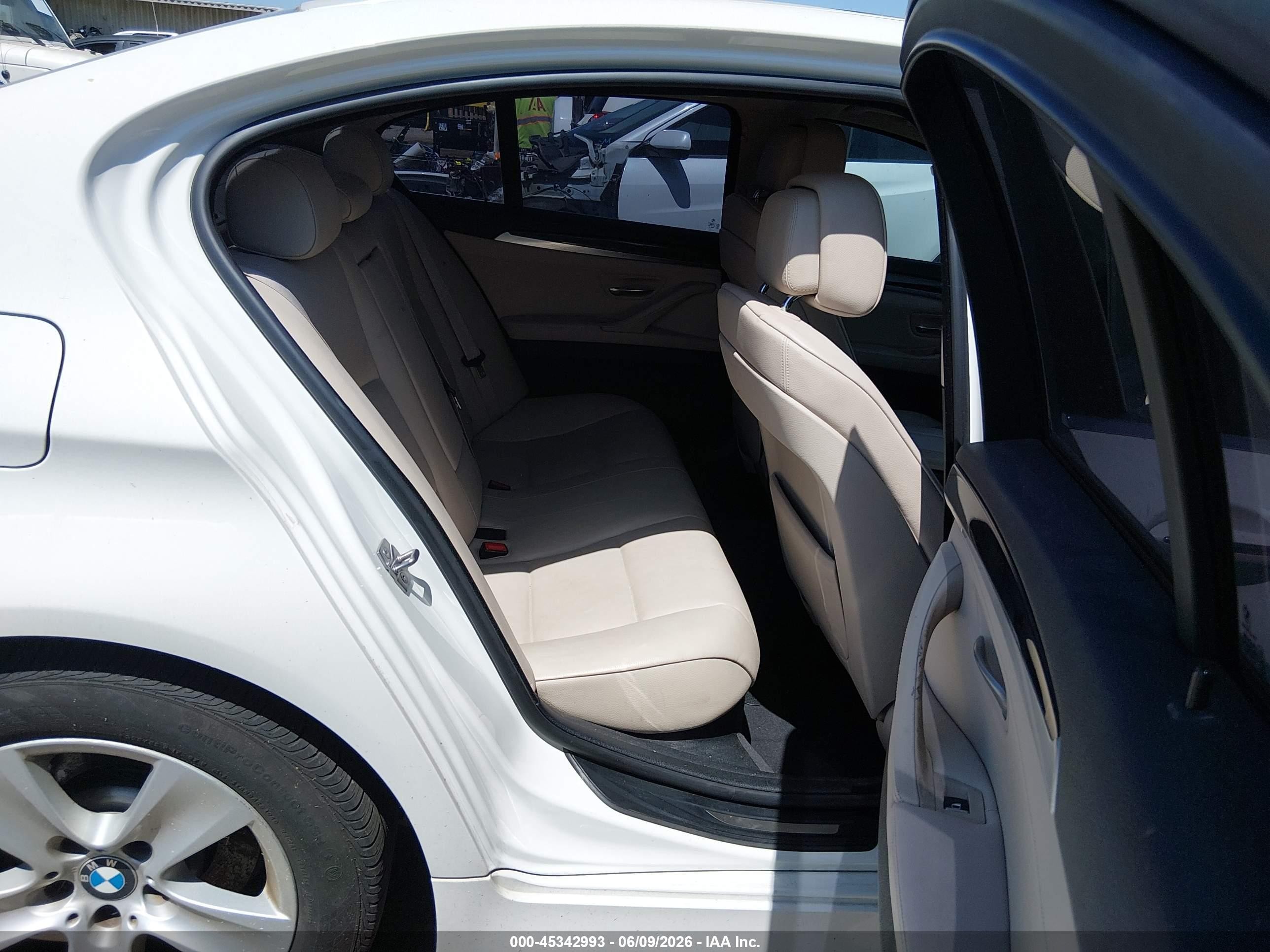 2012 Bmw 528i   White vin: WBAXG5C55CDX03831