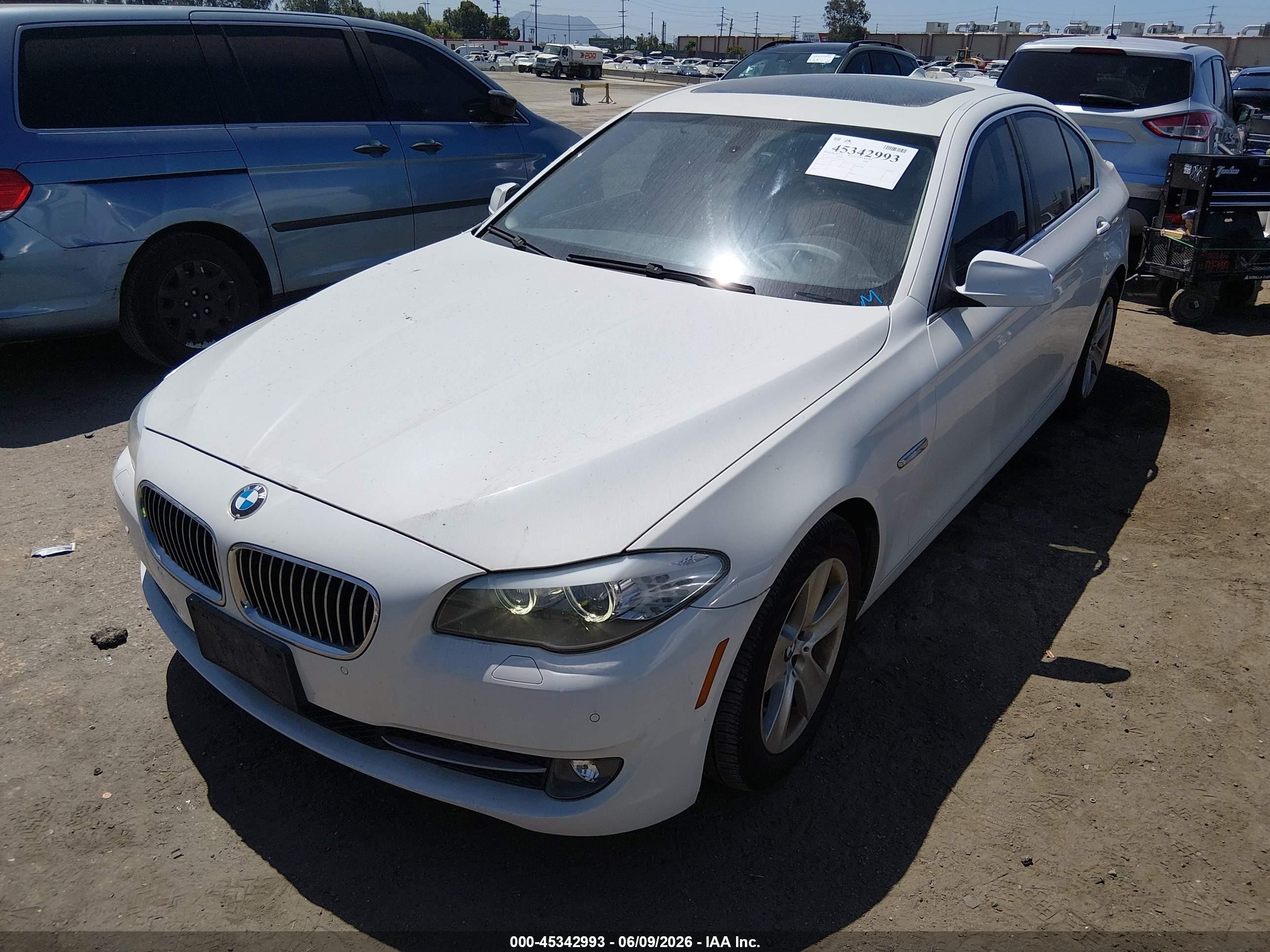 2012 Bmw 528i   White vin: WBAXG5C55CDX03831