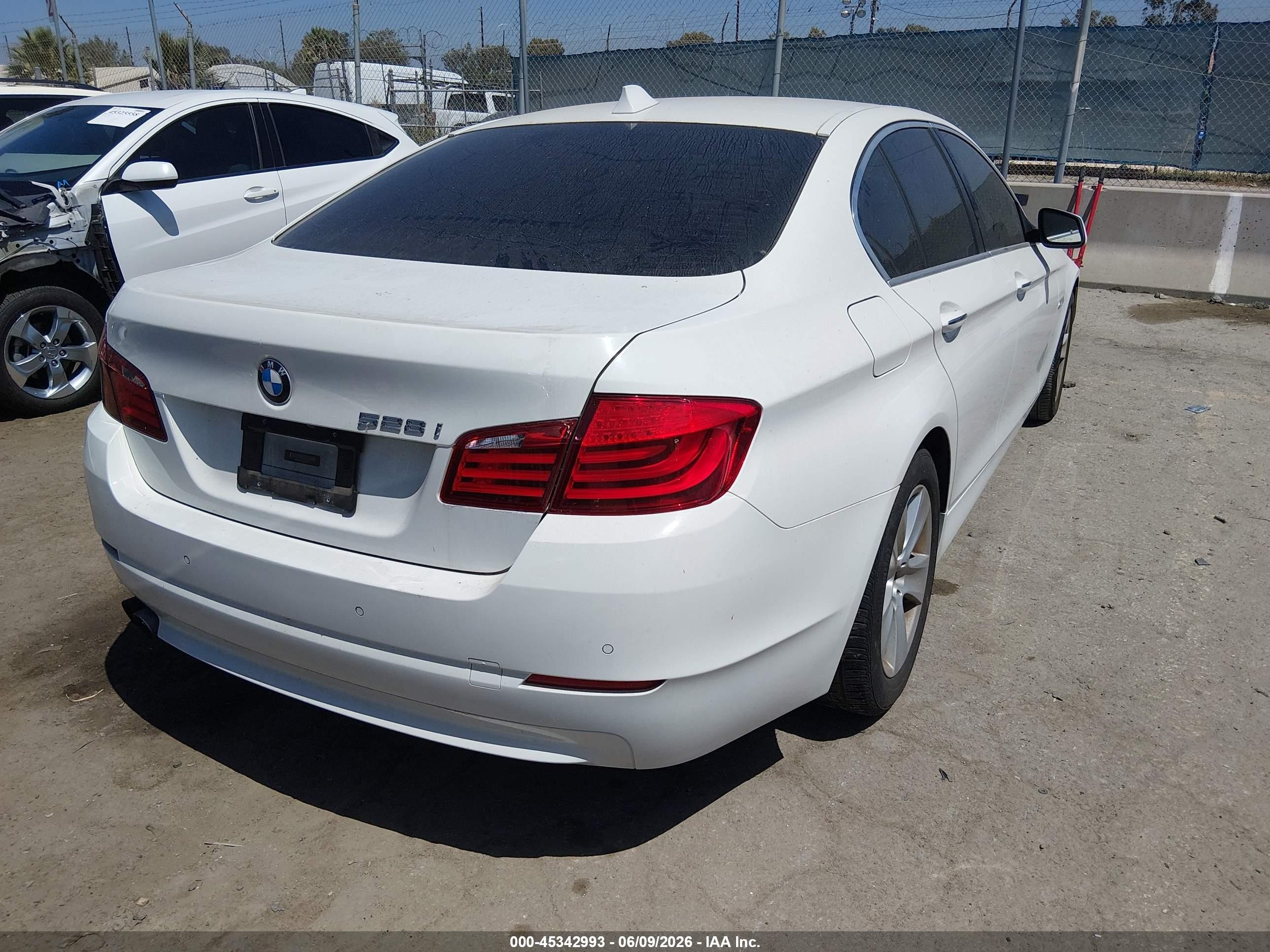 2012 Bmw 528i   White vin: WBAXG5C55CDX03831