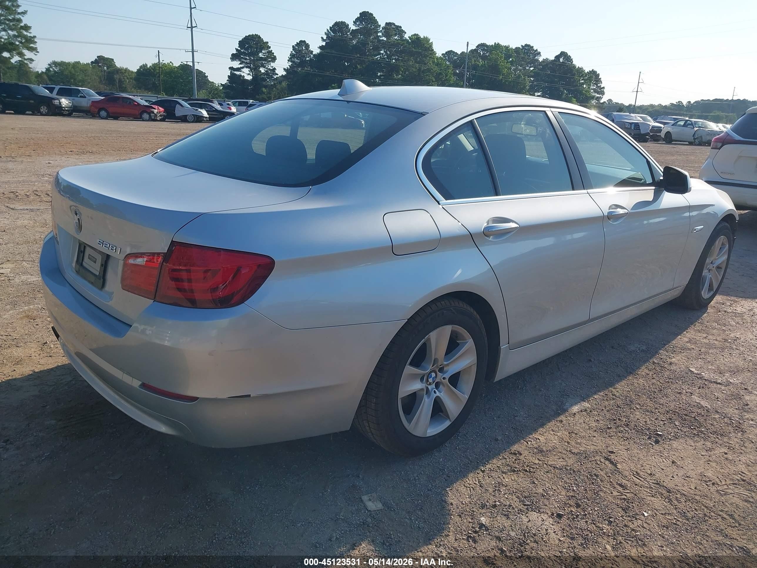 2013 Bmw 528i   Серебряный vin: WBAXG5C55DDY35263