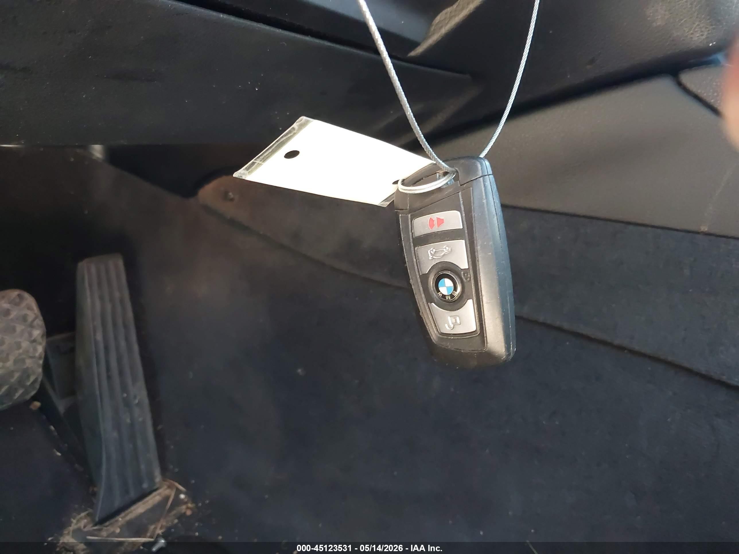 2013 Bmw 528i   Серебряный vin: WBAXG5C55DDY35263