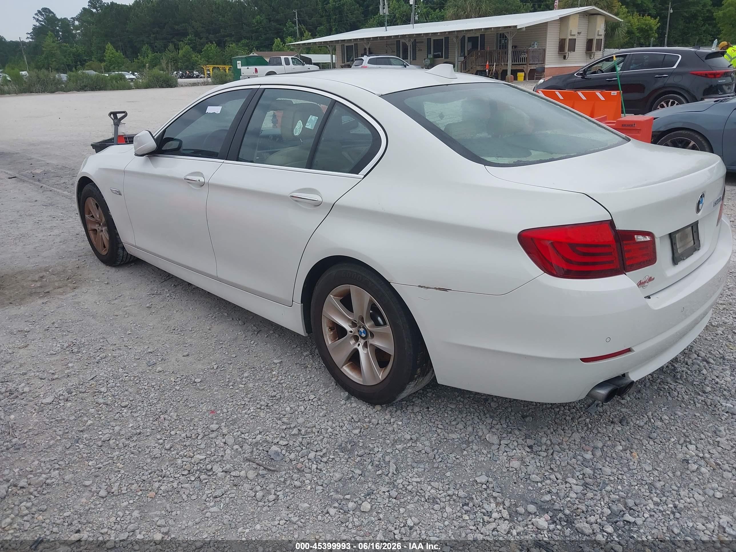 2012 Bmw 528i   White vin: WBAXG5C56CDX04230