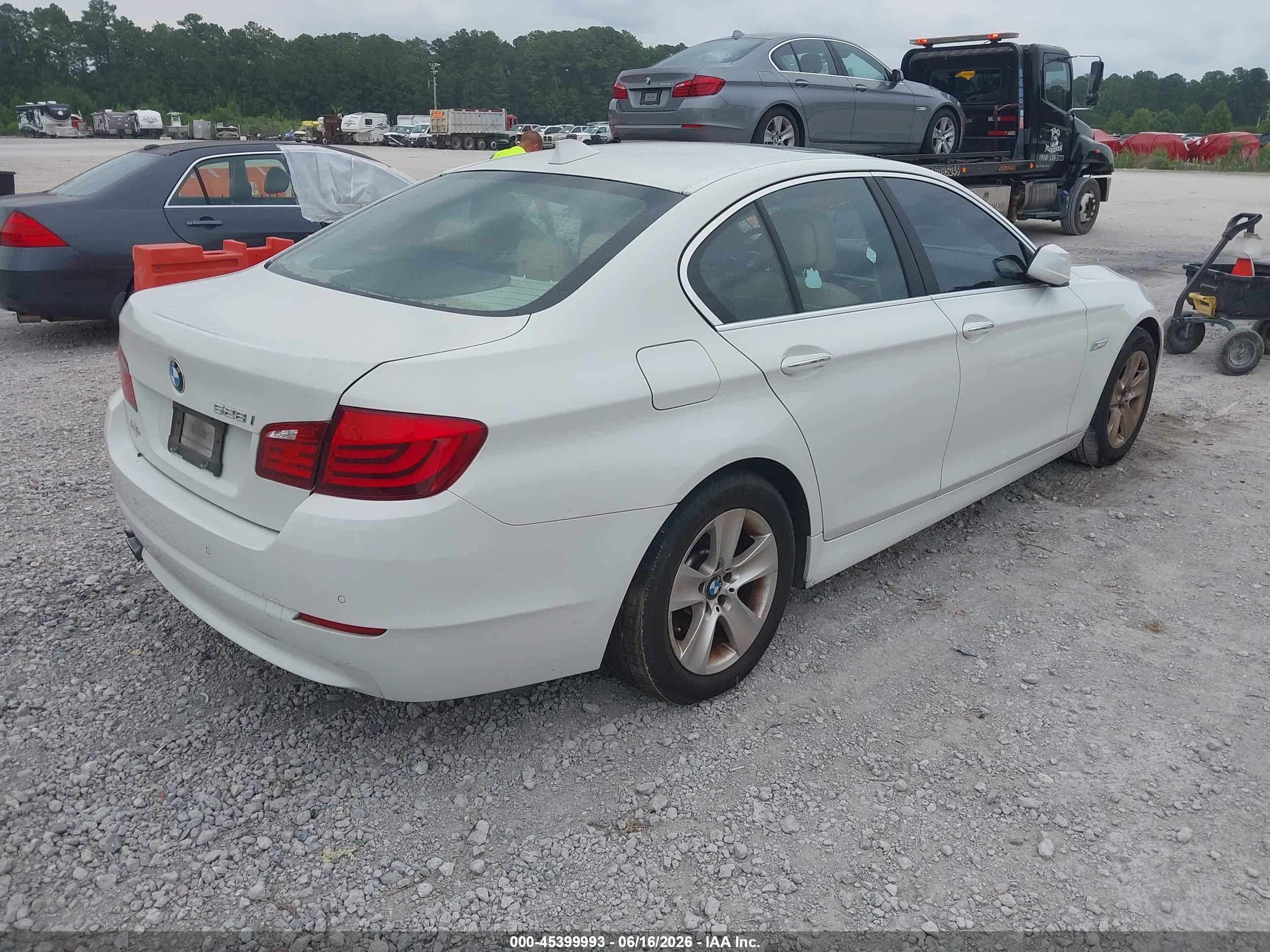 2012 Bmw 528i   White vin: WBAXG5C56CDX04230