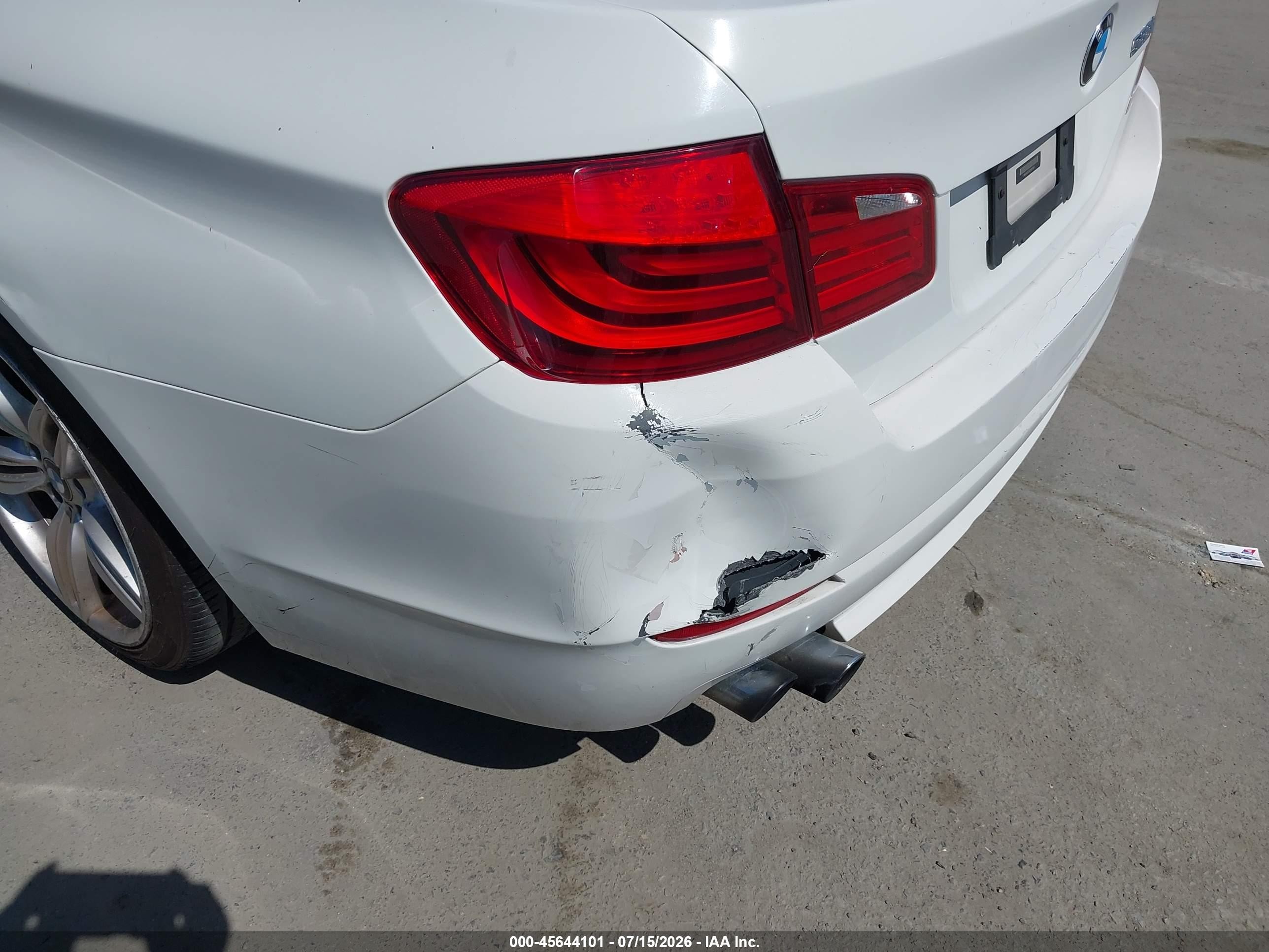 2012 Bmw 528i   White vin: WBAXG5C56CDX05104