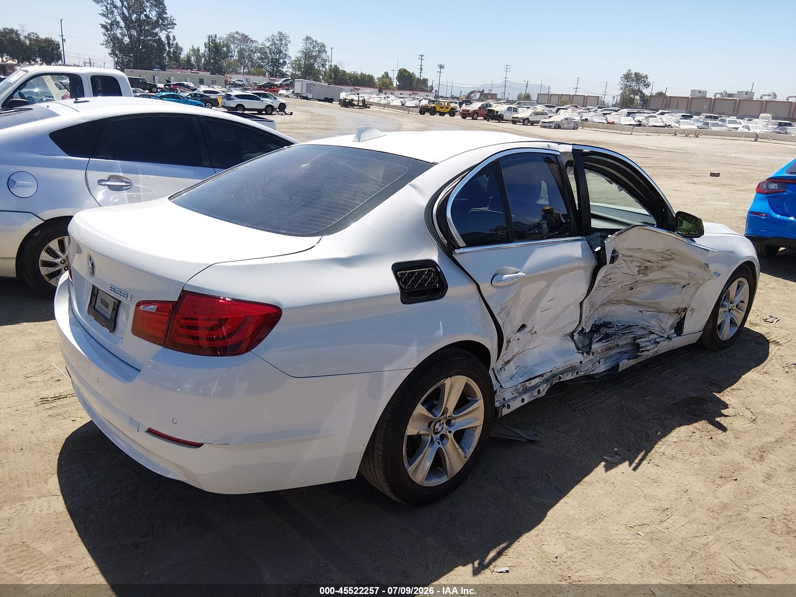 2013 Bmw 528i White vin: WBAXG5C56DD233083