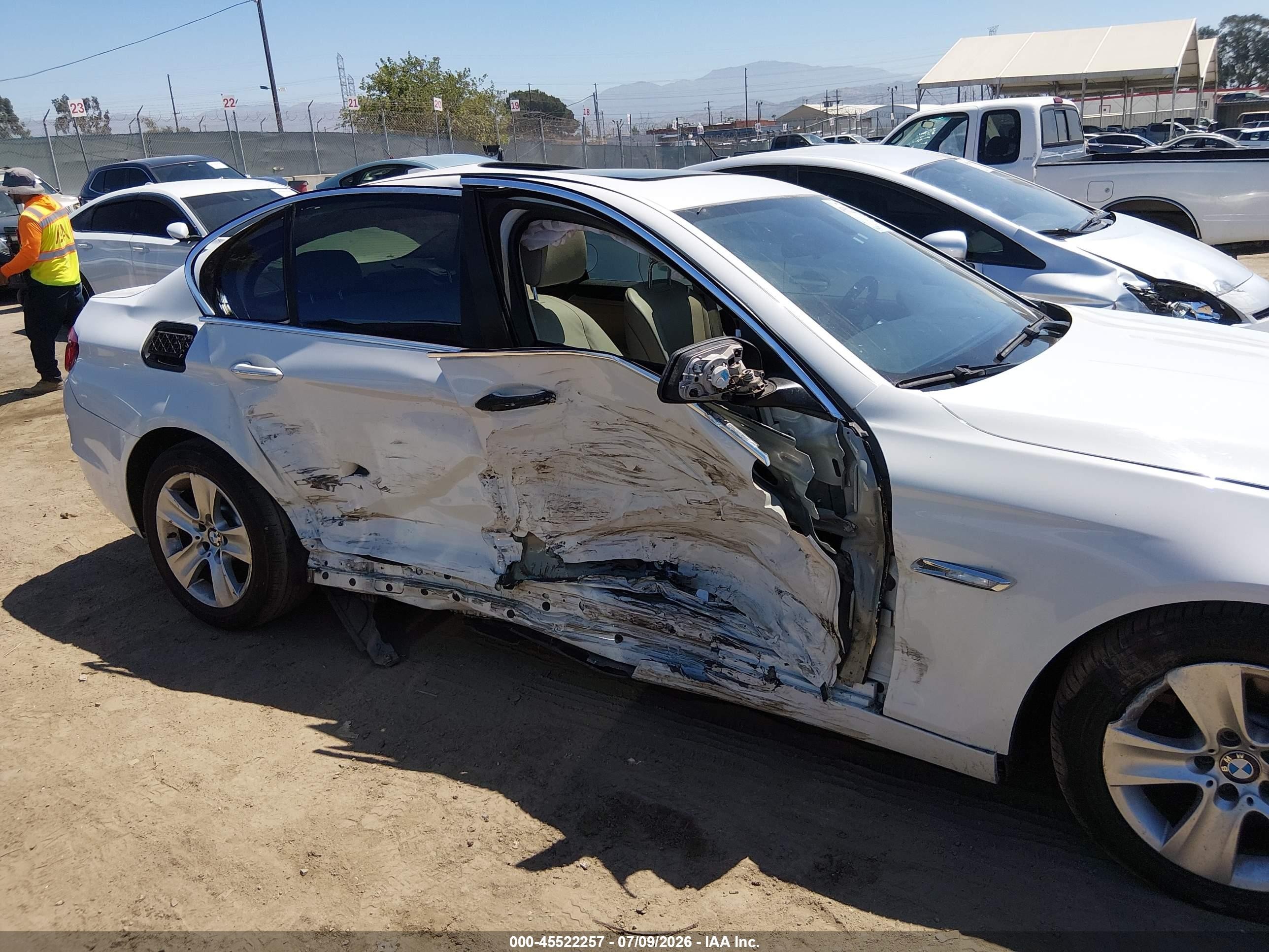 2013 Bmw 528i White vin: WBAXG5C56DD233083