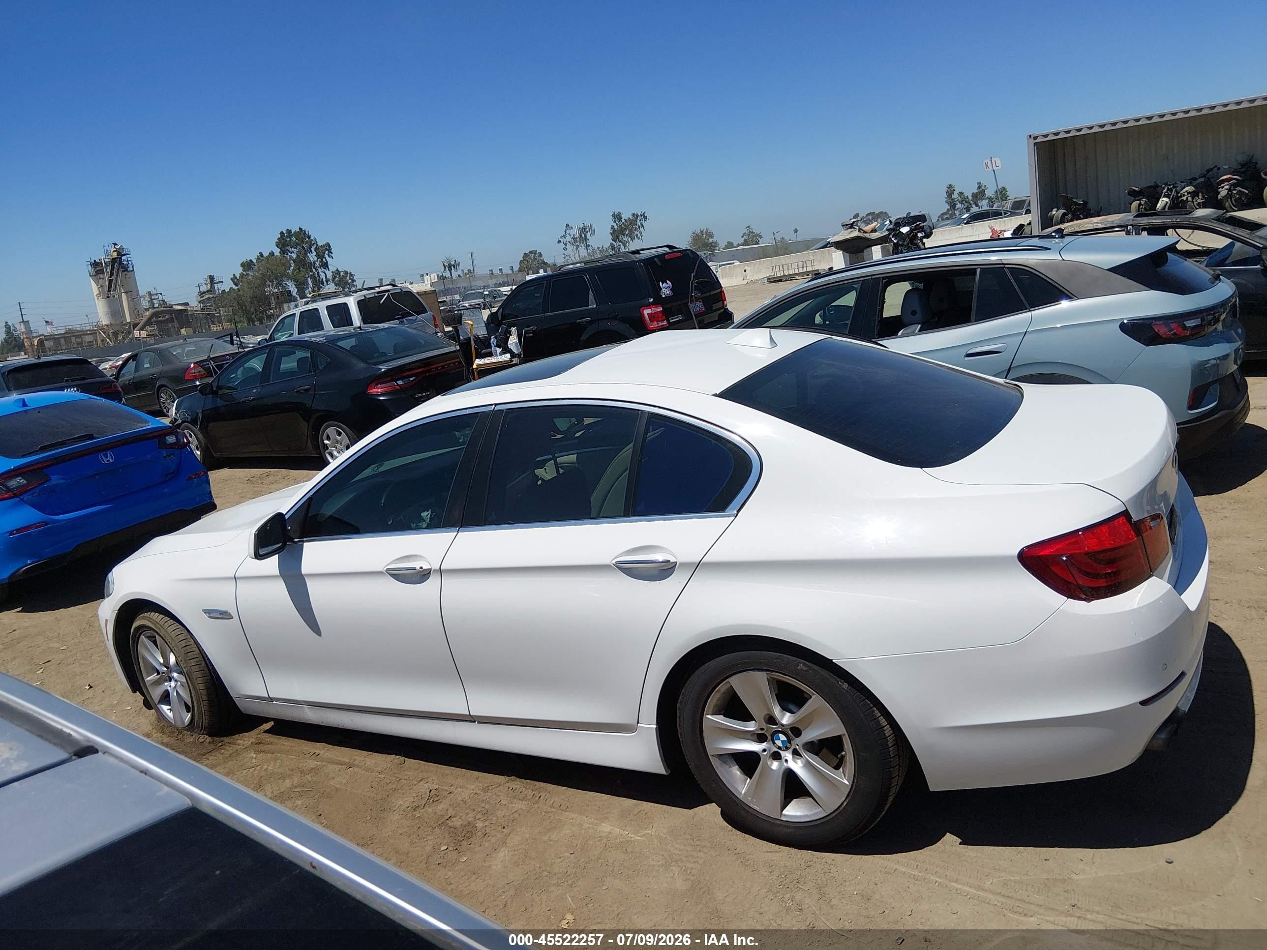 2013 Bmw 528i White vin: WBAXG5C56DD233083