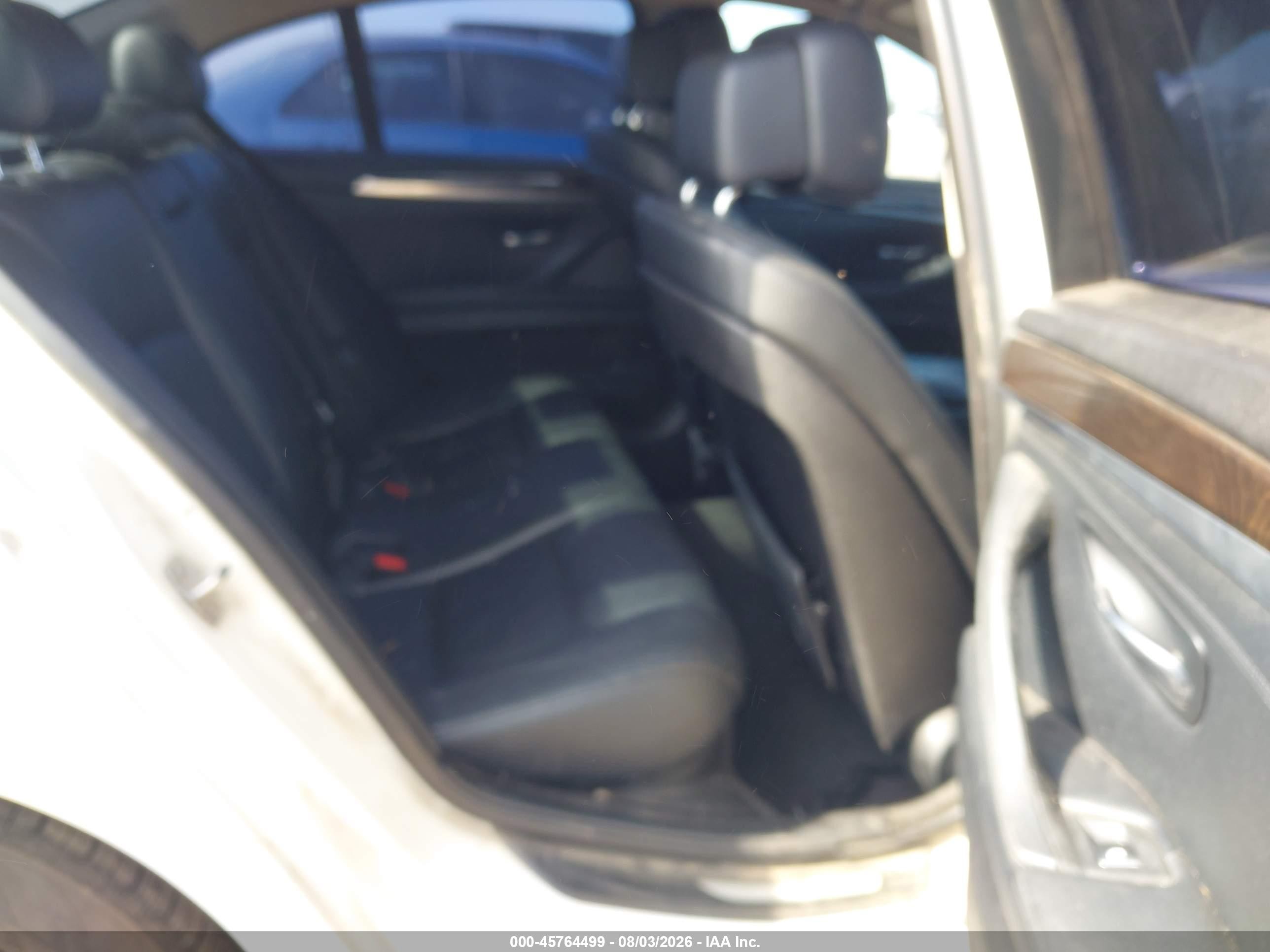 2013 Bmw 528i   White vin: WBAXG5C56DDY34915