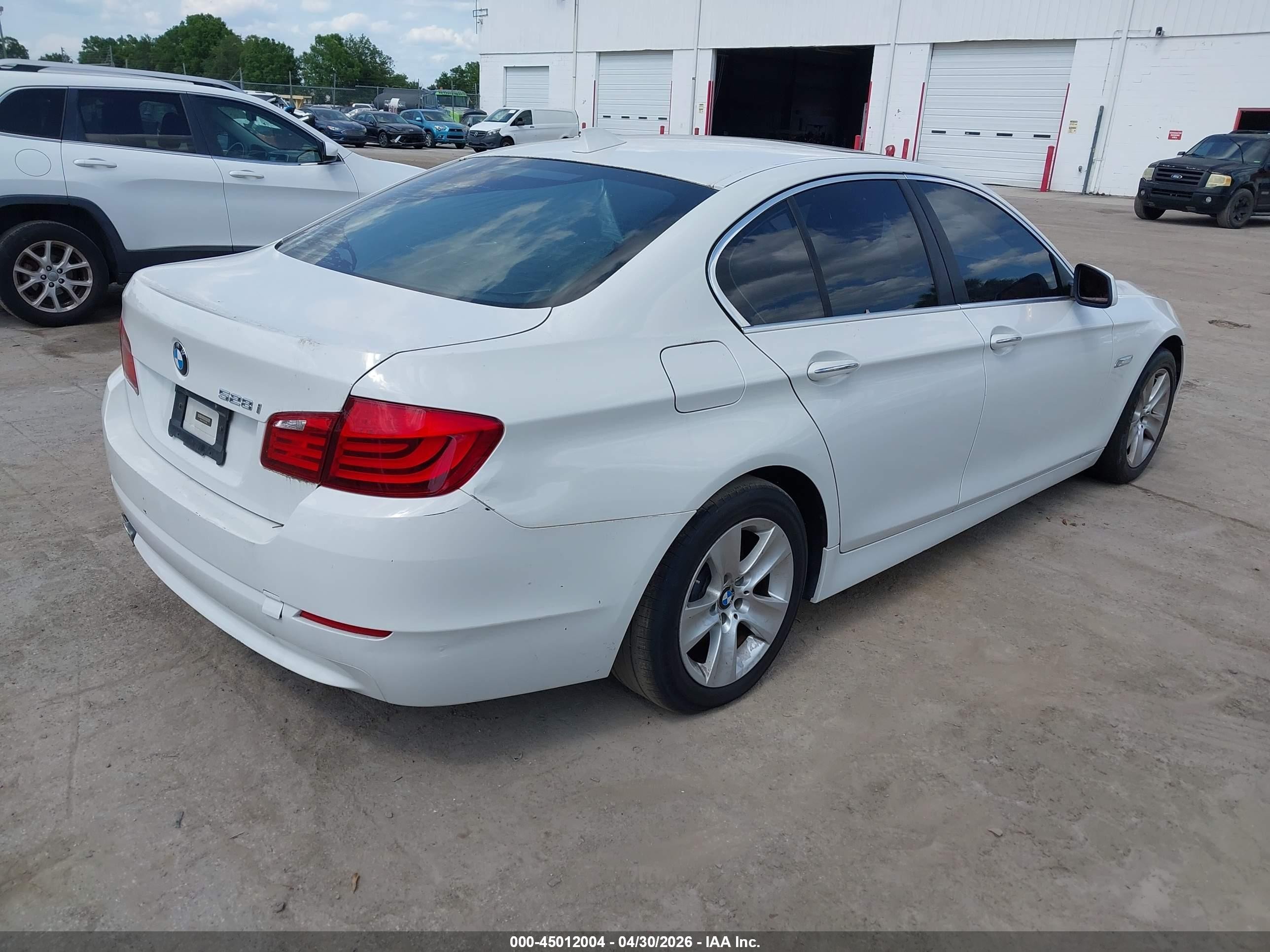 2013 Bmw 528i White vin: WBAXG5C57DDY32428