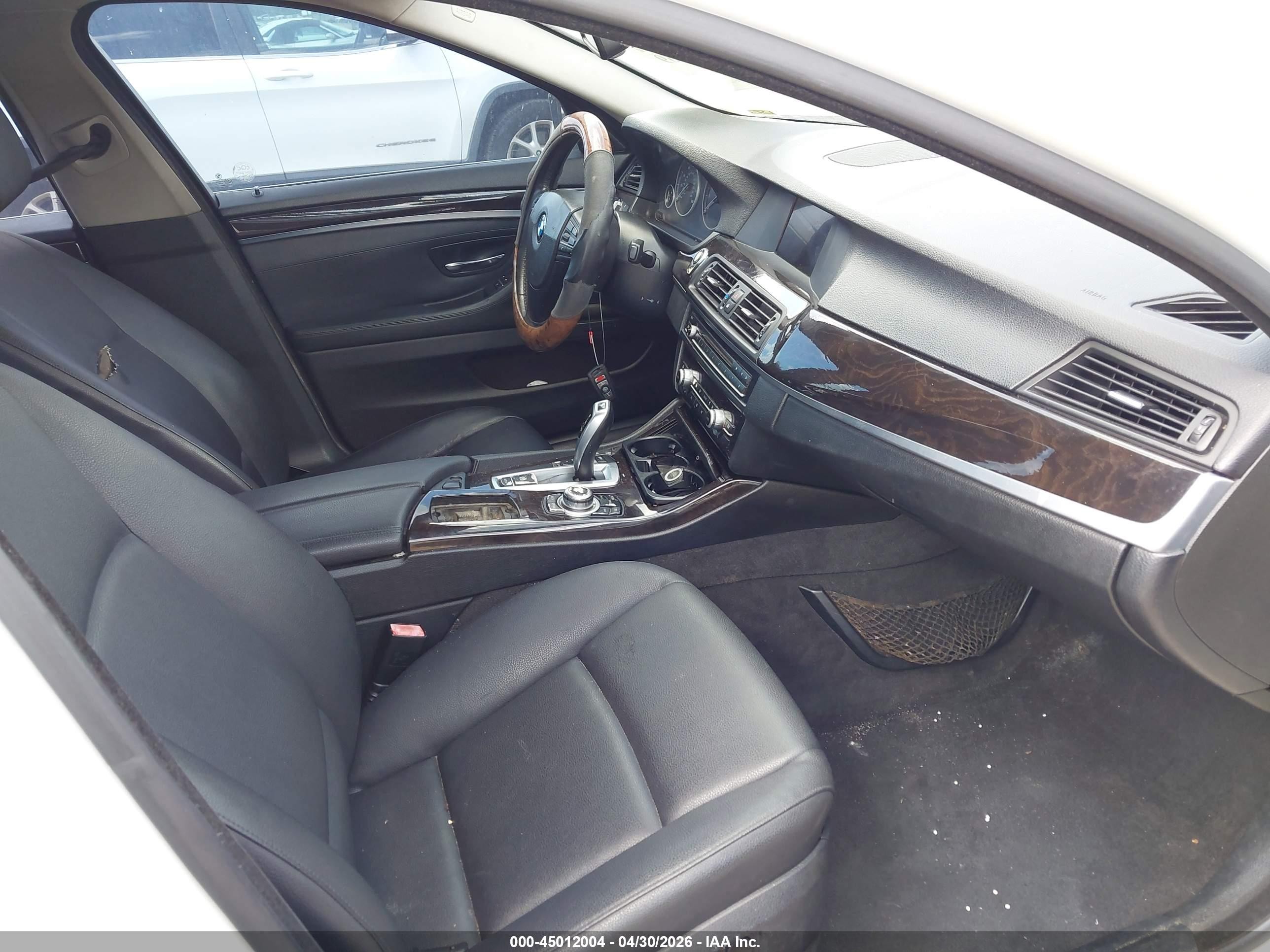 2013 Bmw 528i White vin: WBAXG5C57DDY32428