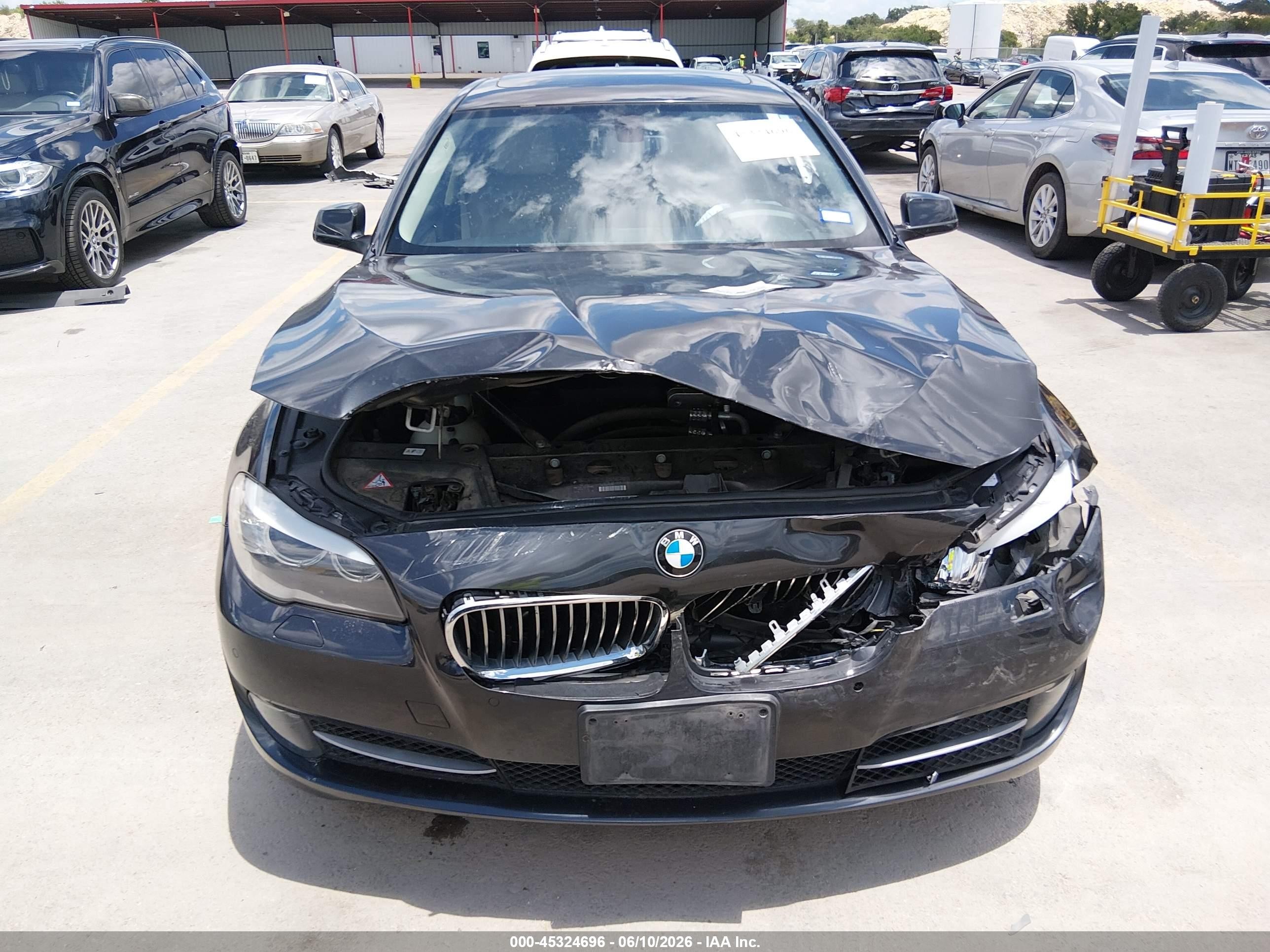 2013 Bmw 528i   Серый vin: WBAXG5C57DDY35314