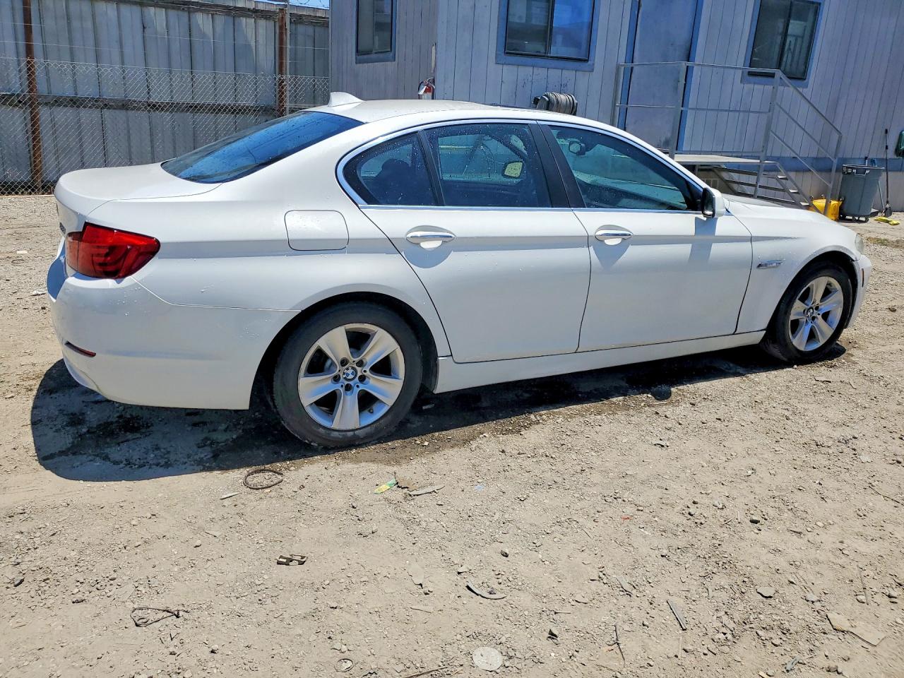 2013 Bmw 528 I Белый vin: WBAXG5C58DDY30977