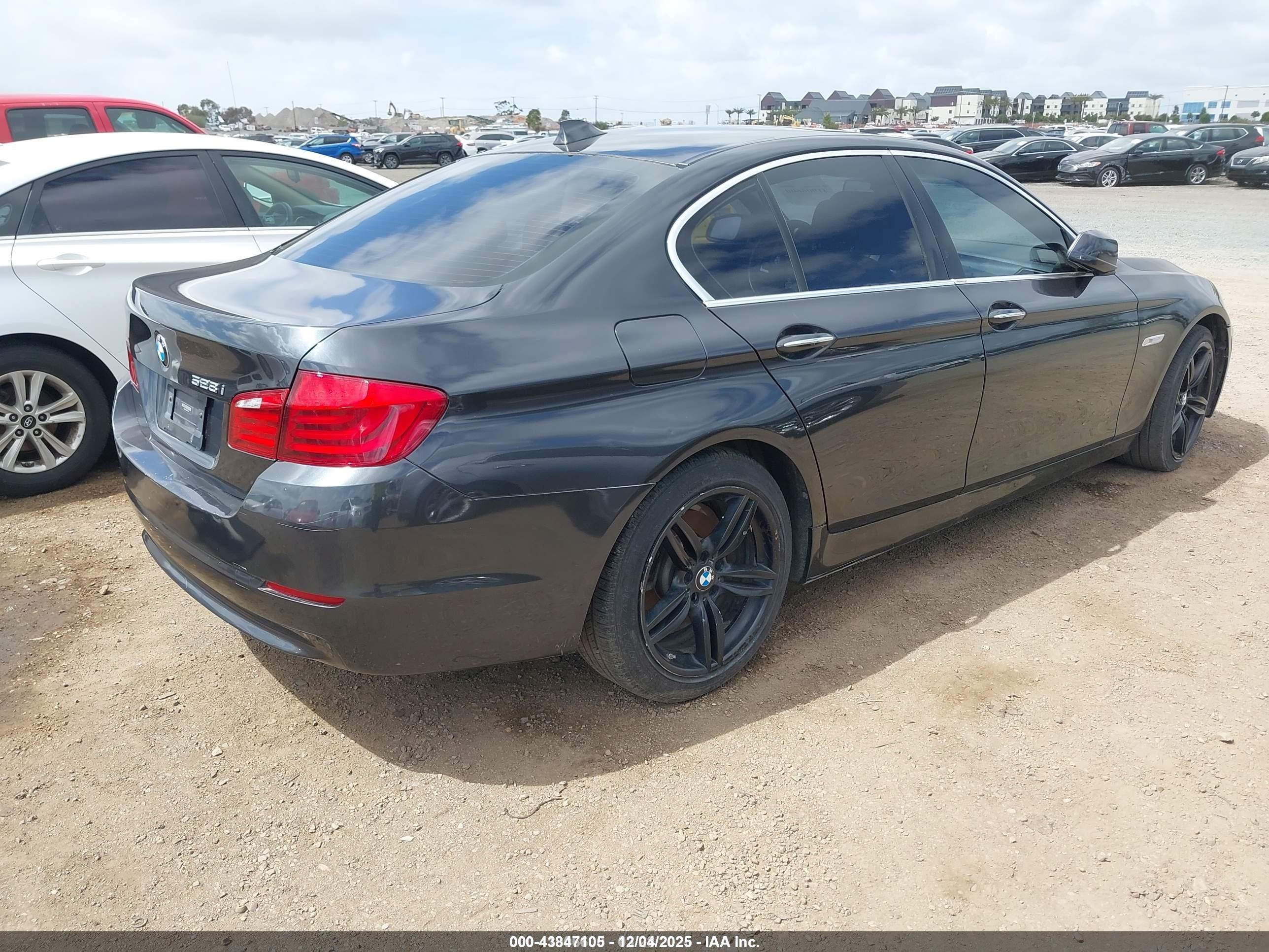 2013 Bmw 528i   Black vin: WBAXG5C58DDY31076