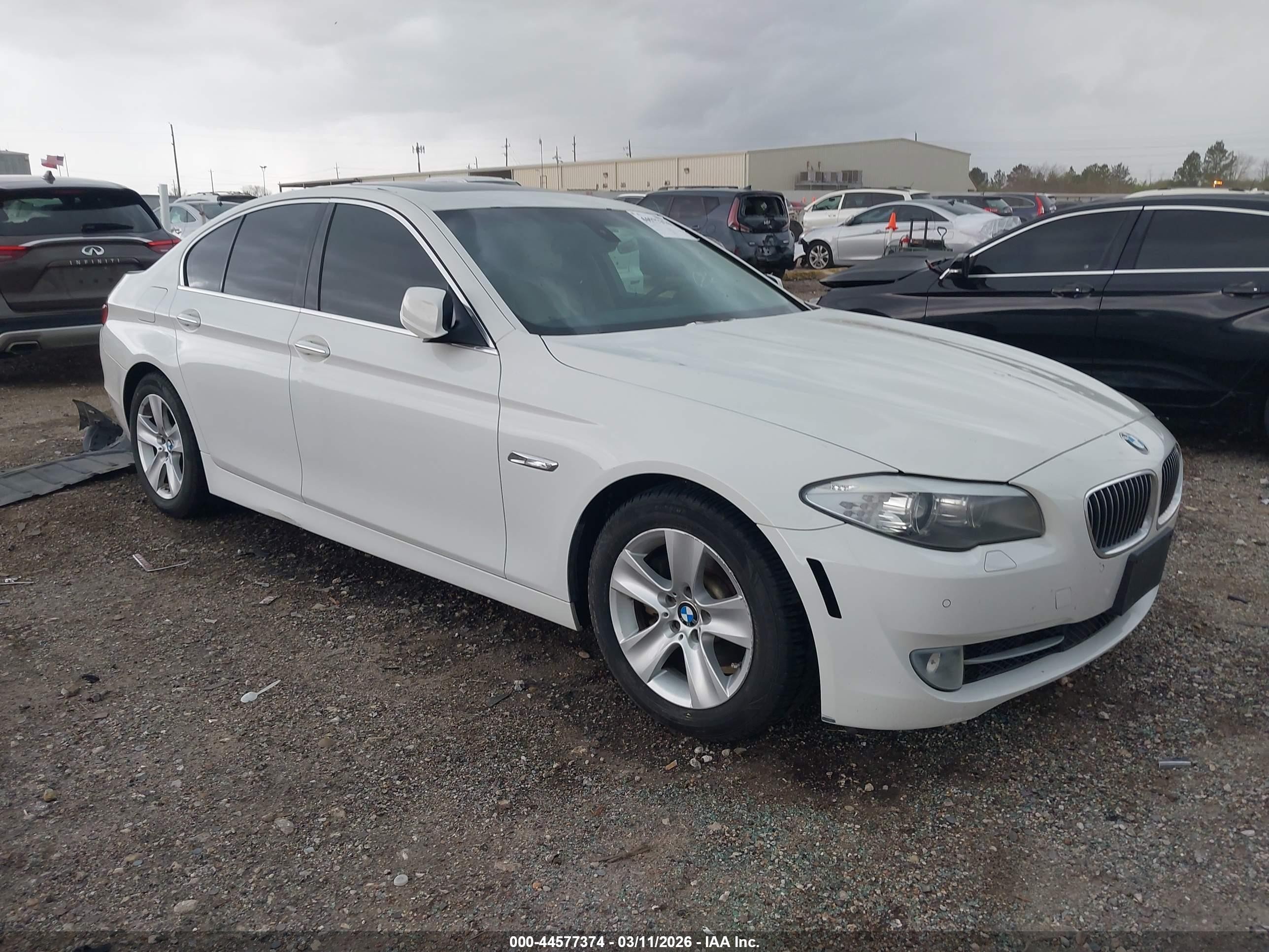 2012 Bmw 528i   Белый vin: WBAXG5C59CDY28055