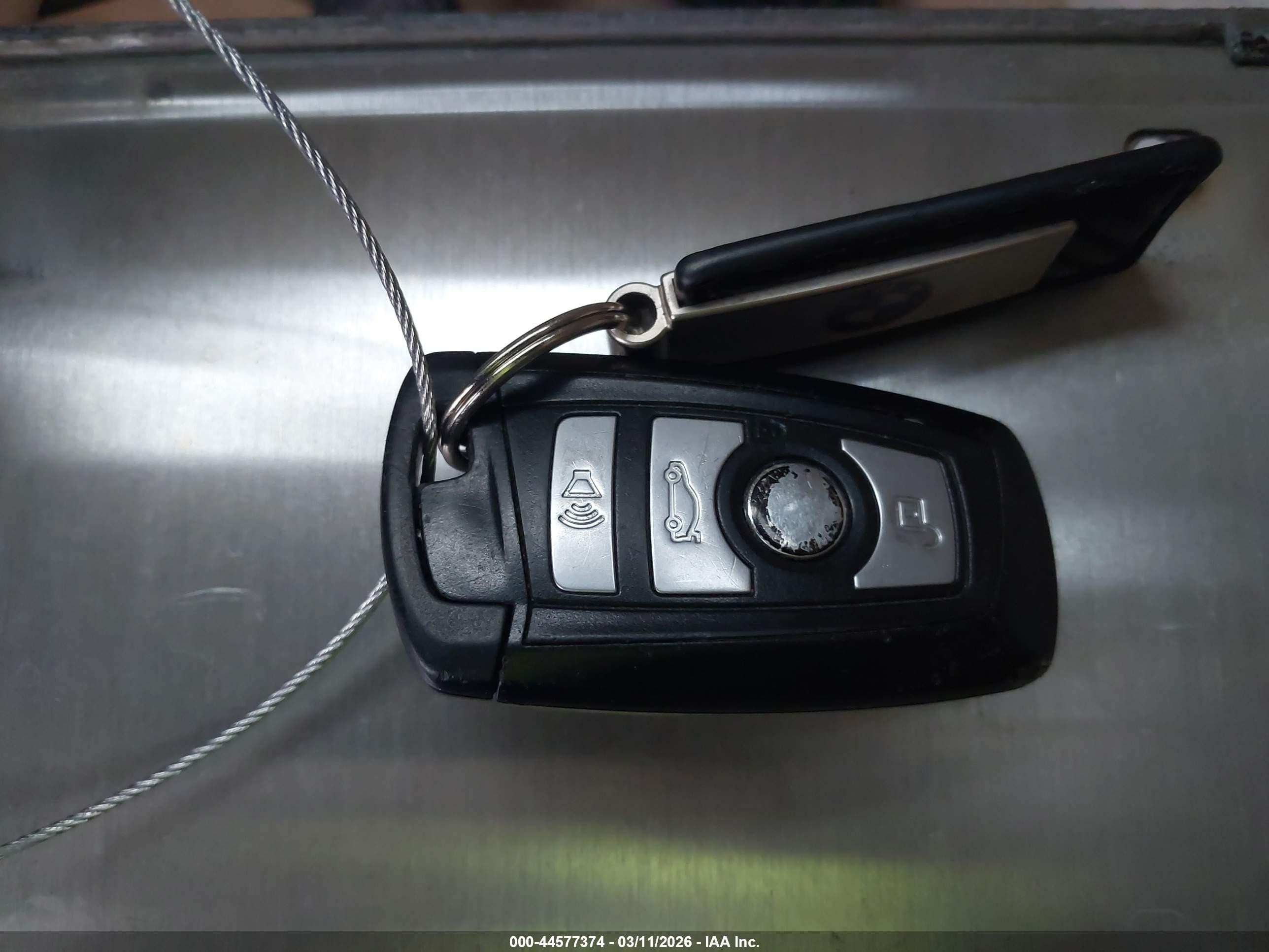 2012 Bmw 528i   Белый vin: WBAXG5C59CDY28055