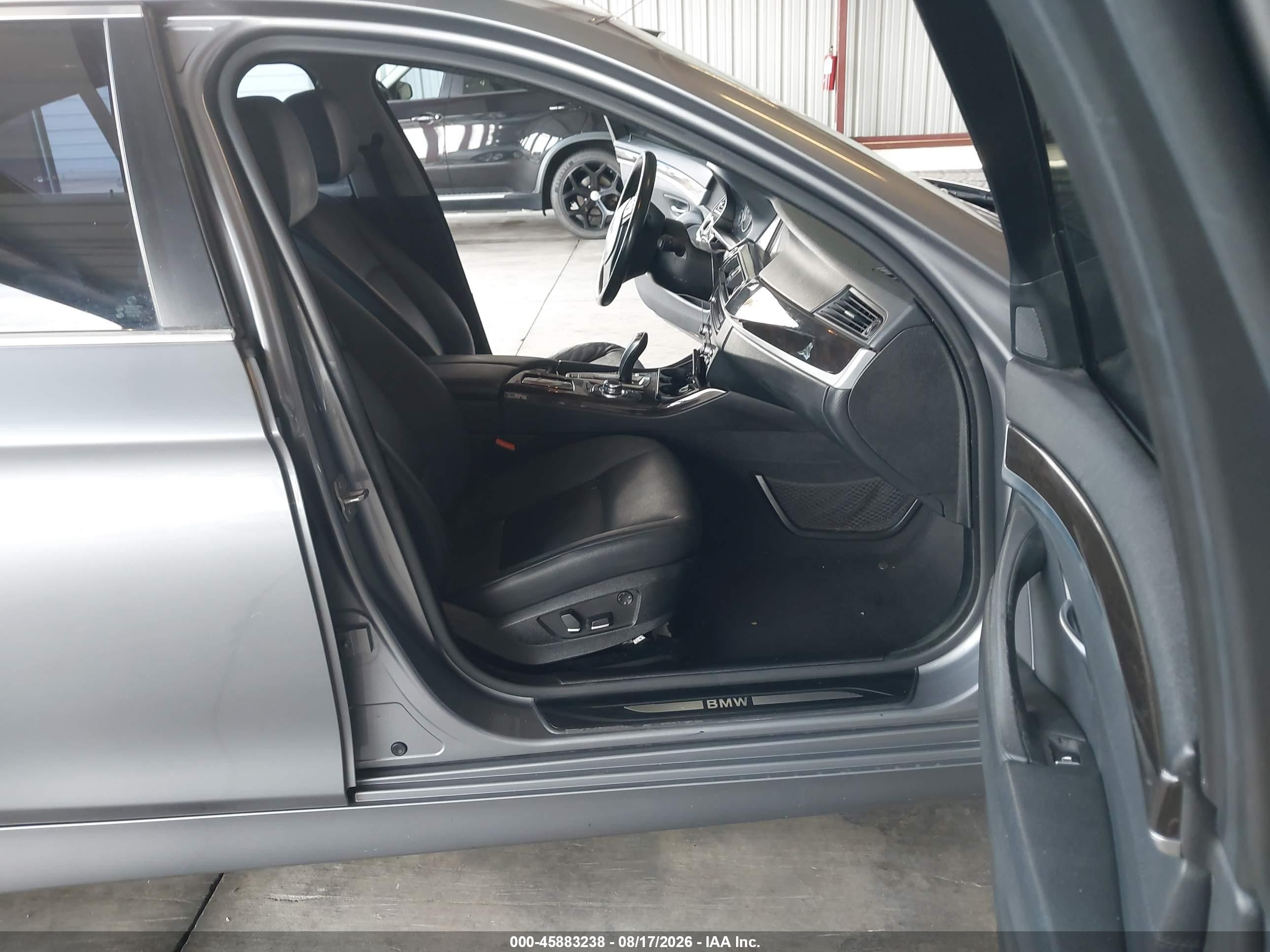 2013 Bmw 528i   Серебряный vin: WBAXG5C59DDY34164