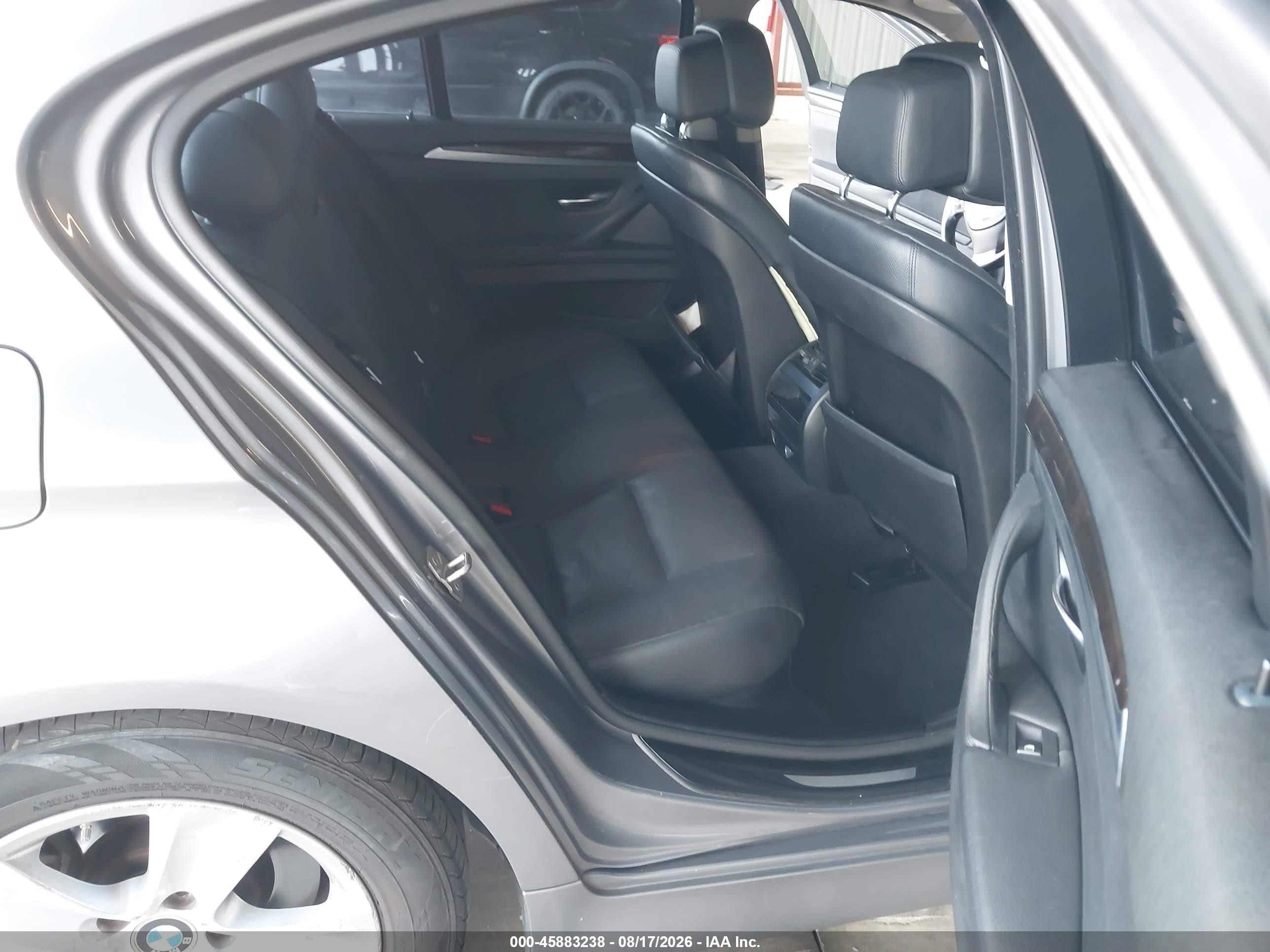 2013 Bmw 528i   Серебряный vin: WBAXG5C59DDY34164