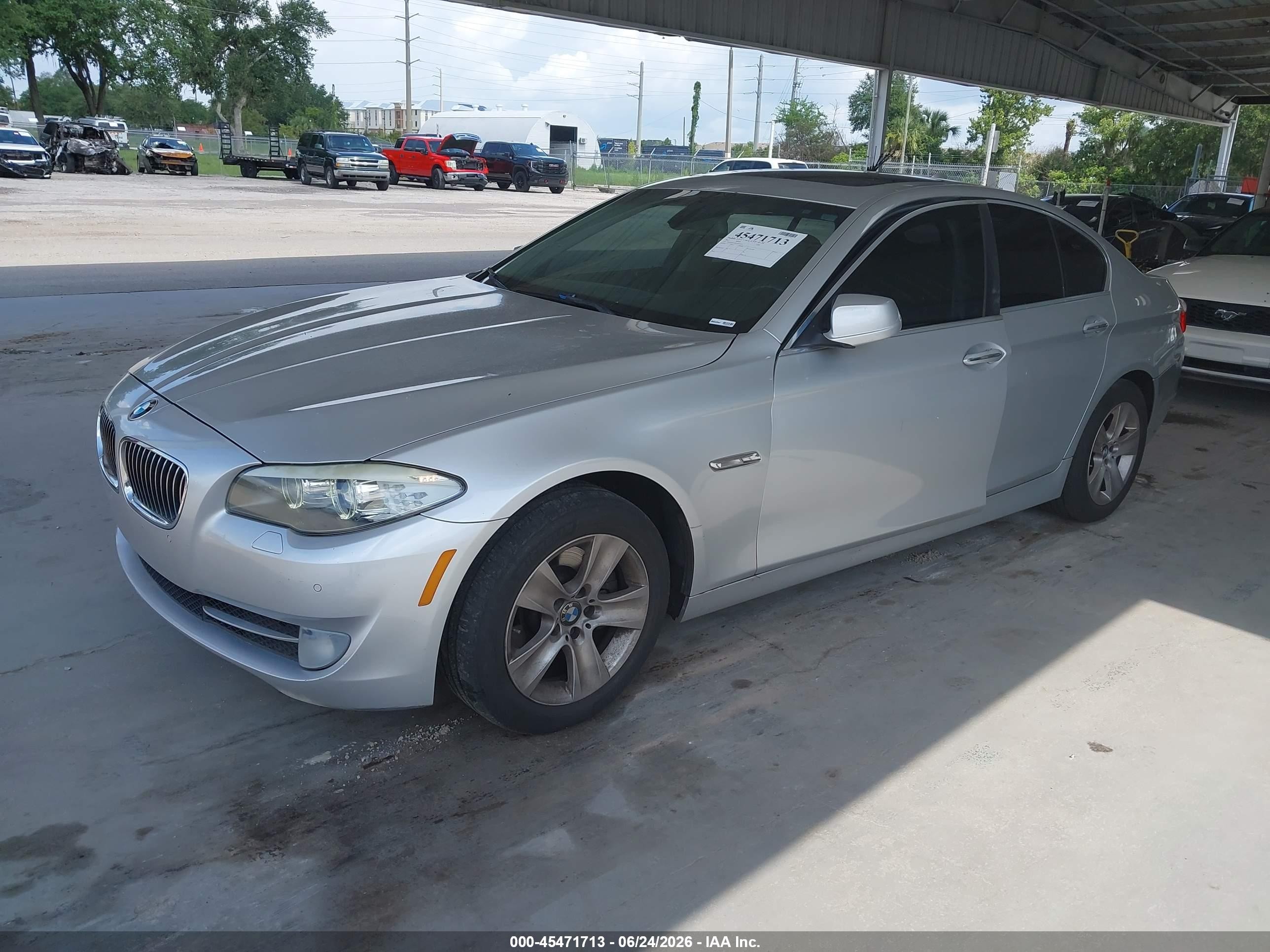 2012 Bmw 528i   Серебряный vin: WBAXG5C5XCDW92213