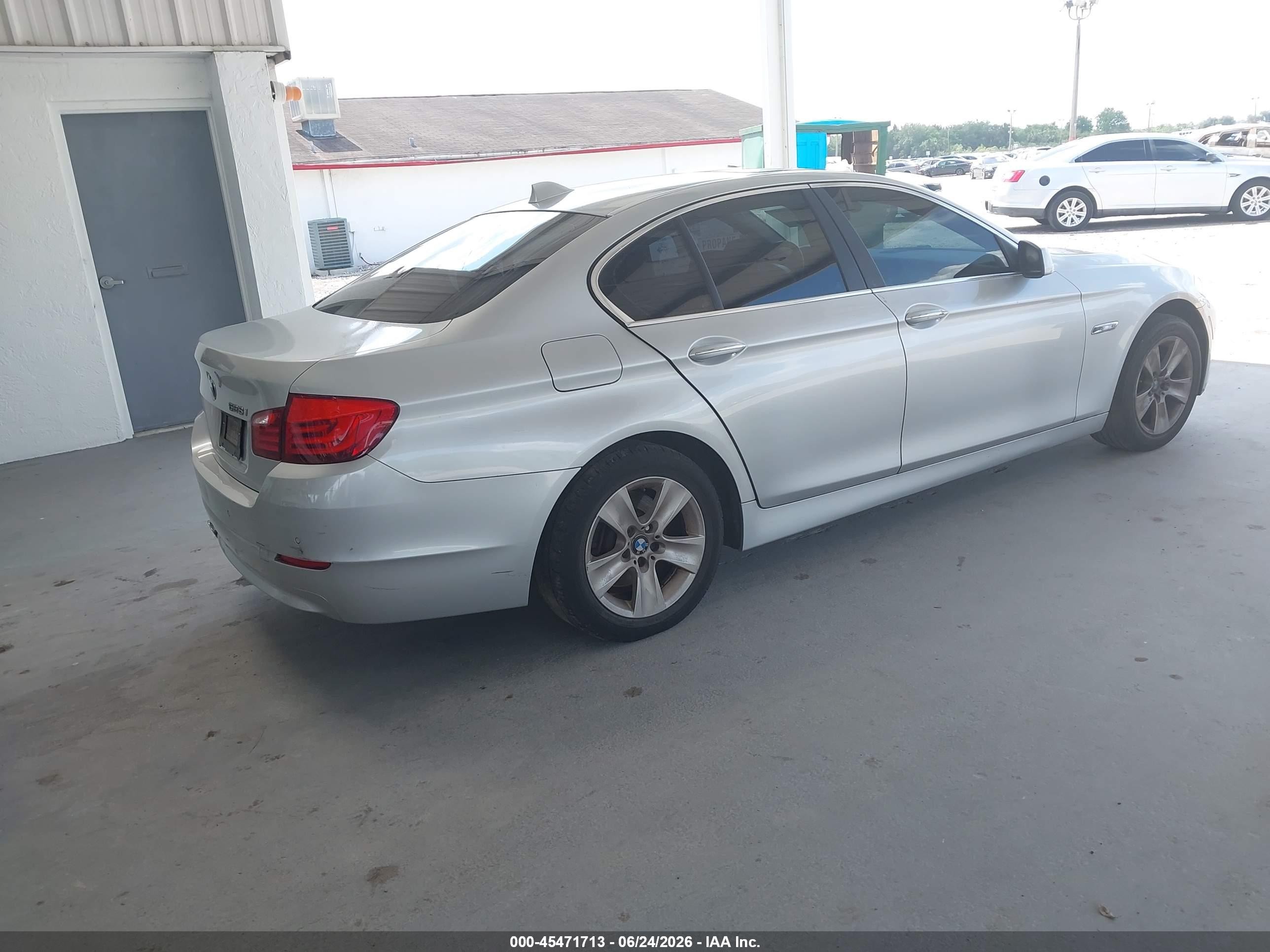 2012 Bmw 528i   Серебряный vin: WBAXG5C5XCDW92213