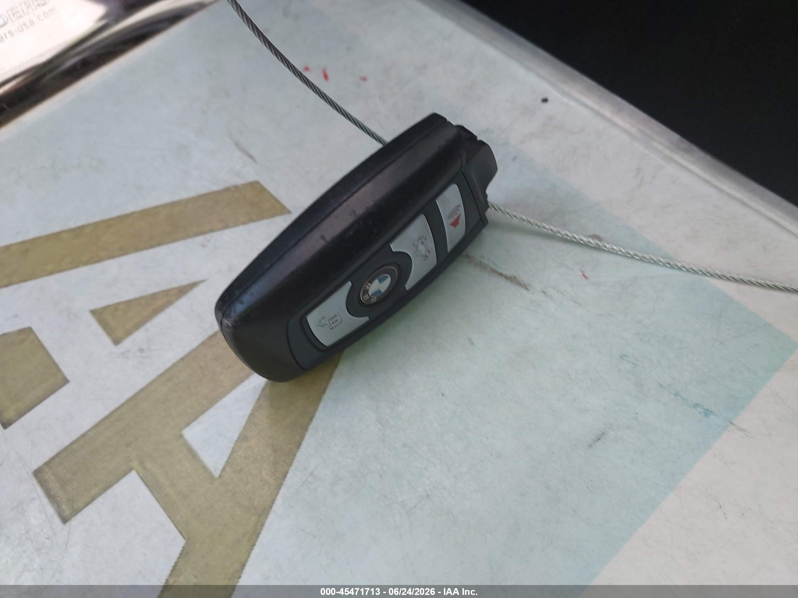 2012 Bmw 528i   Серебряный vin: WBAXG5C5XCDW92213