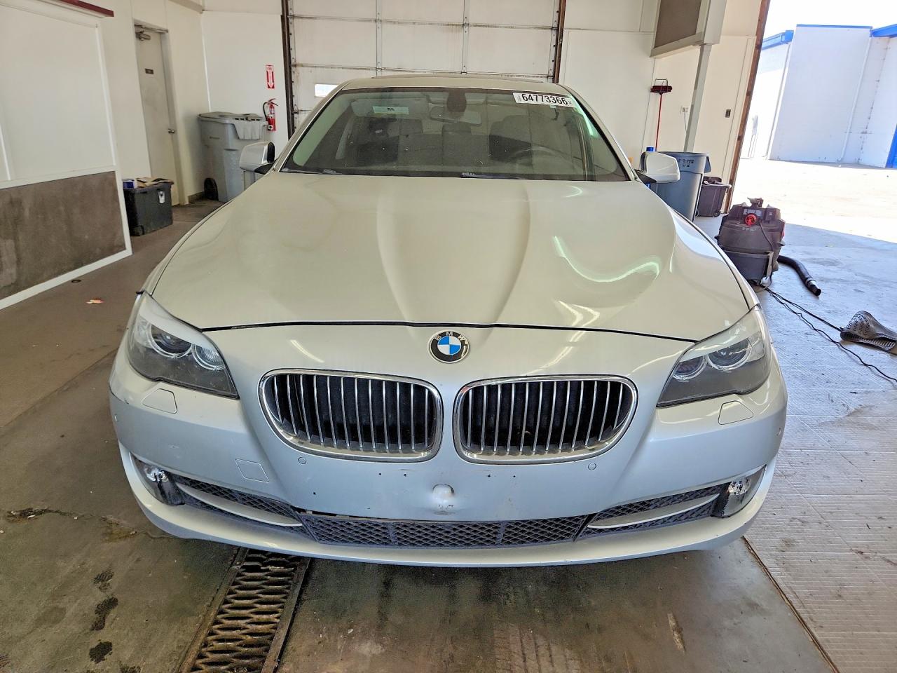 2012 Bmw 528 Xi Silver vin: WBAXH5C50CDW06422