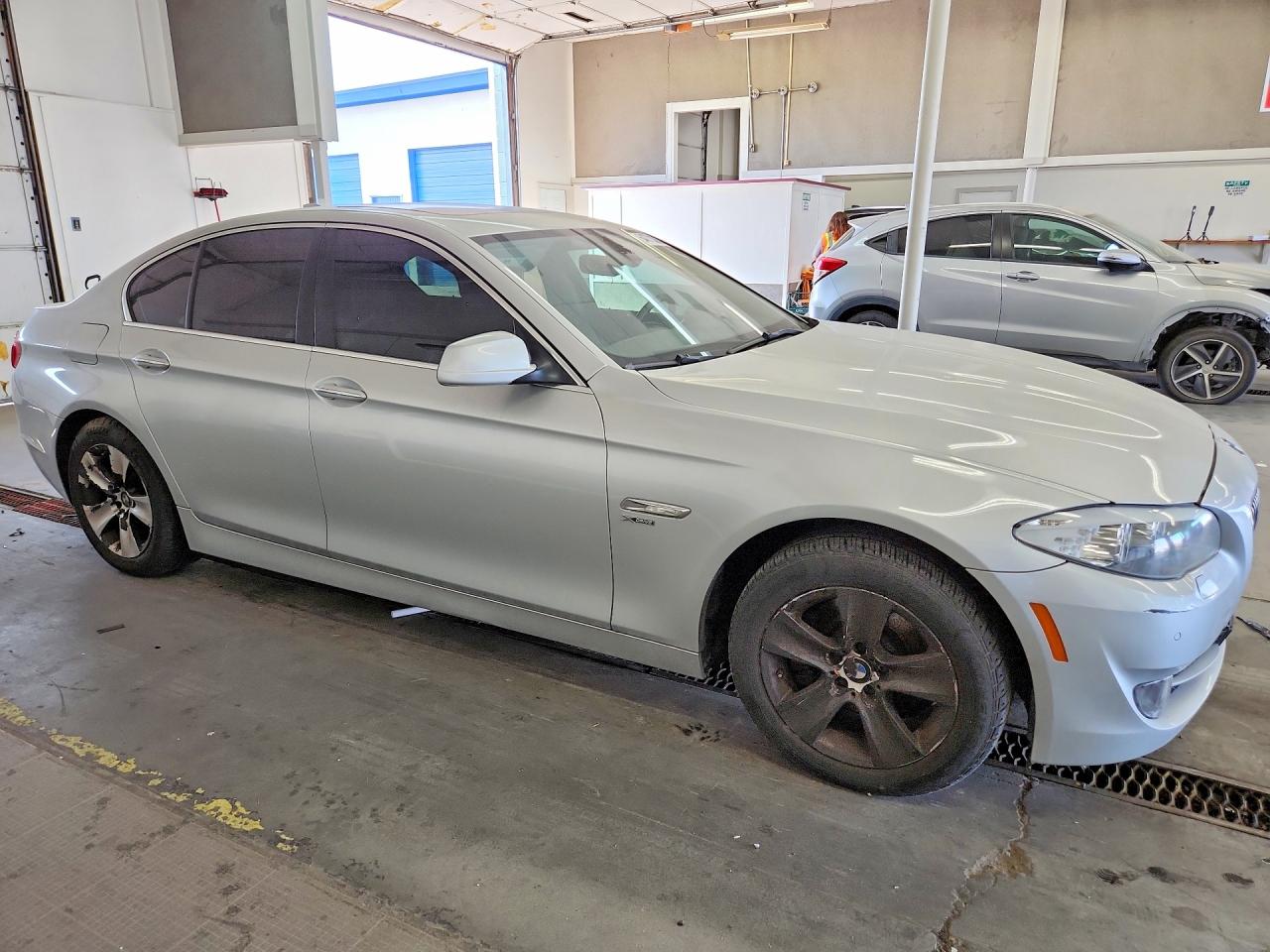 2012 Bmw 528 Xi Silver vin: WBAXH5C50CDW06422