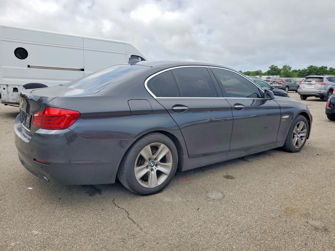 2012 Bmw 528 Xi Серый vin: WBAXH5C50CDW08543